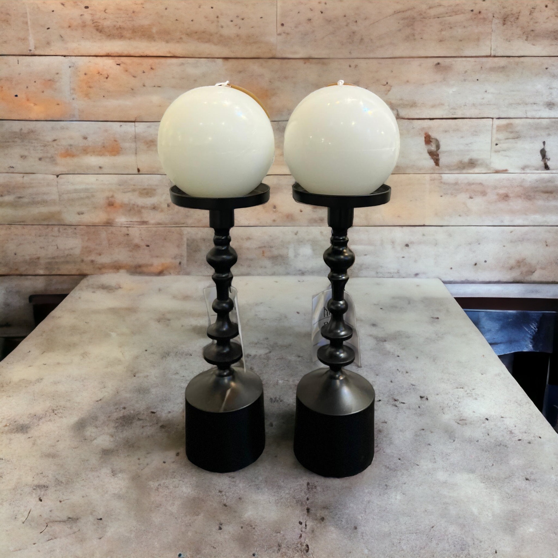 נר כדור עגול שמנת דגם איקו נר כדור עגול שמנת דגם איקו