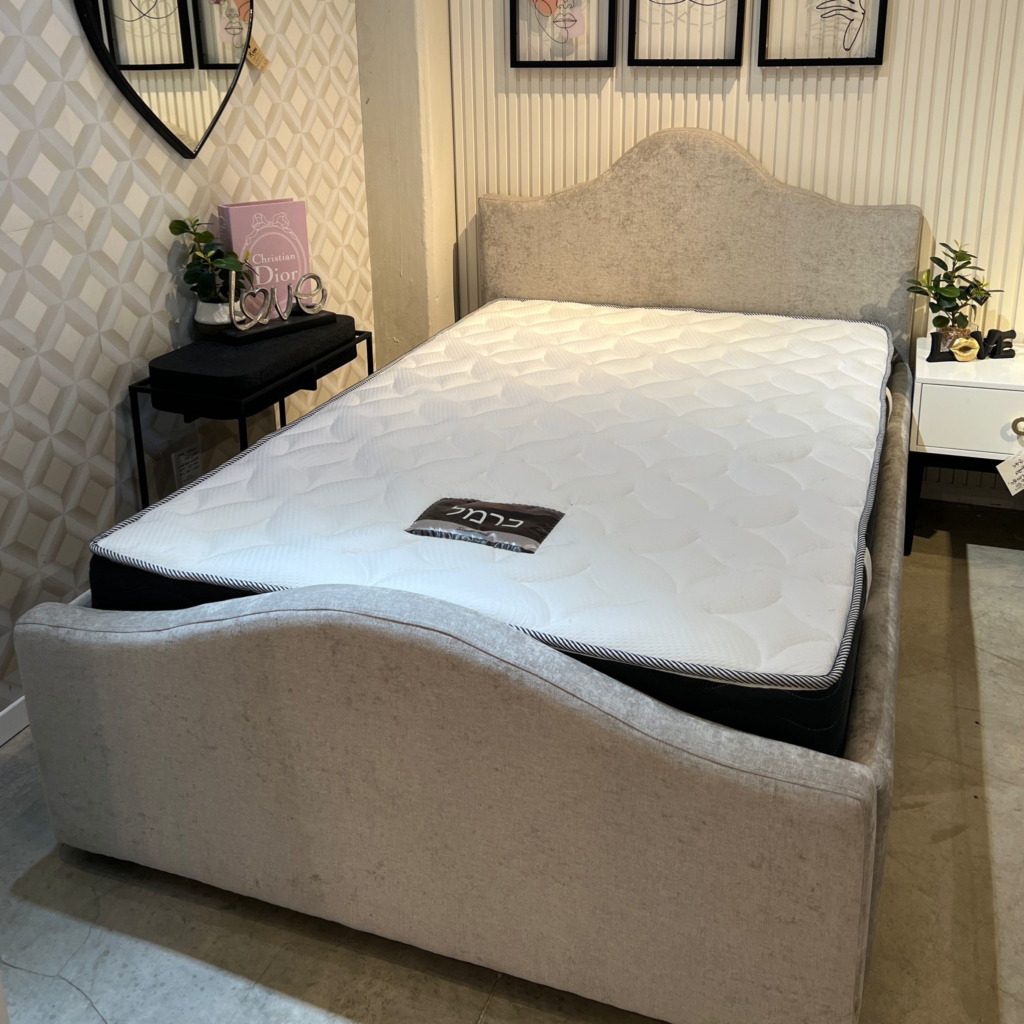 מיטה דגם עלמה מיטה דגם עלמה