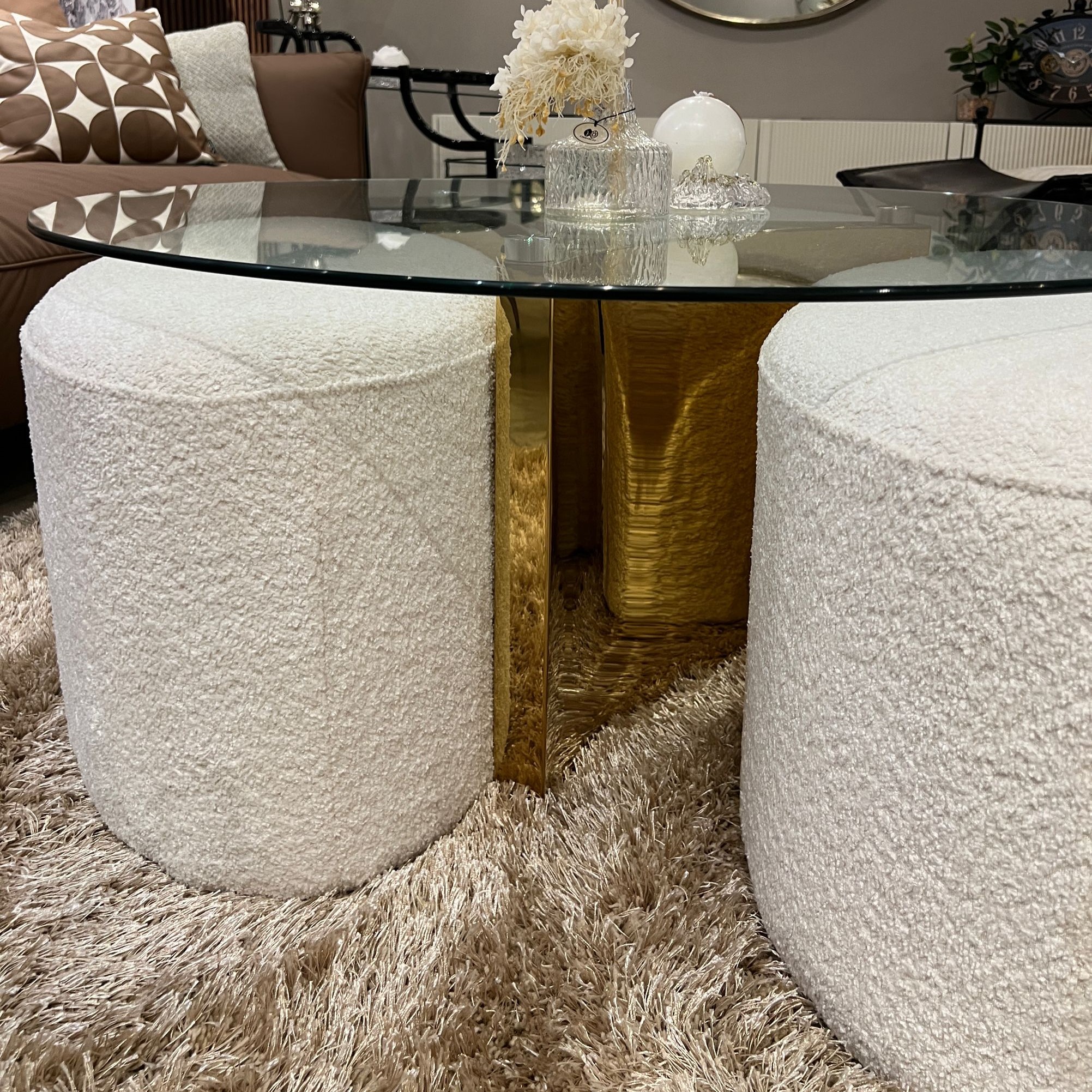 סט שולחן זכוכית + 3 הדומים מרופדים פורצלן סט שולחן זכוכית + 3 הדומים מרופדים פורצלן