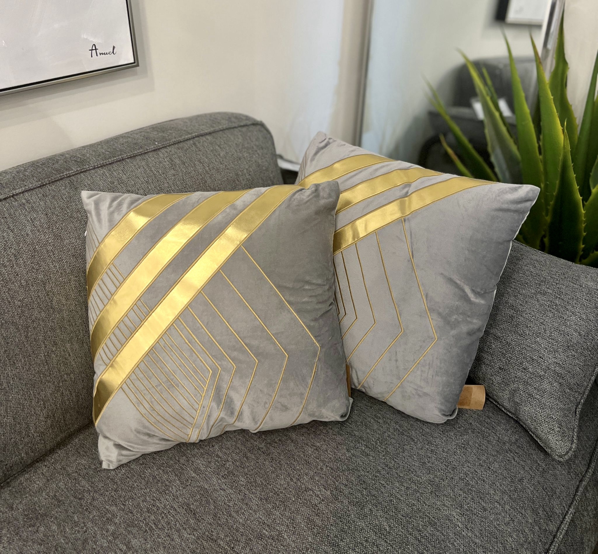 כרית נוי דגם אליס גולד גריי 45/45 כרית נוי דגם אליס גולד גריי 45/45