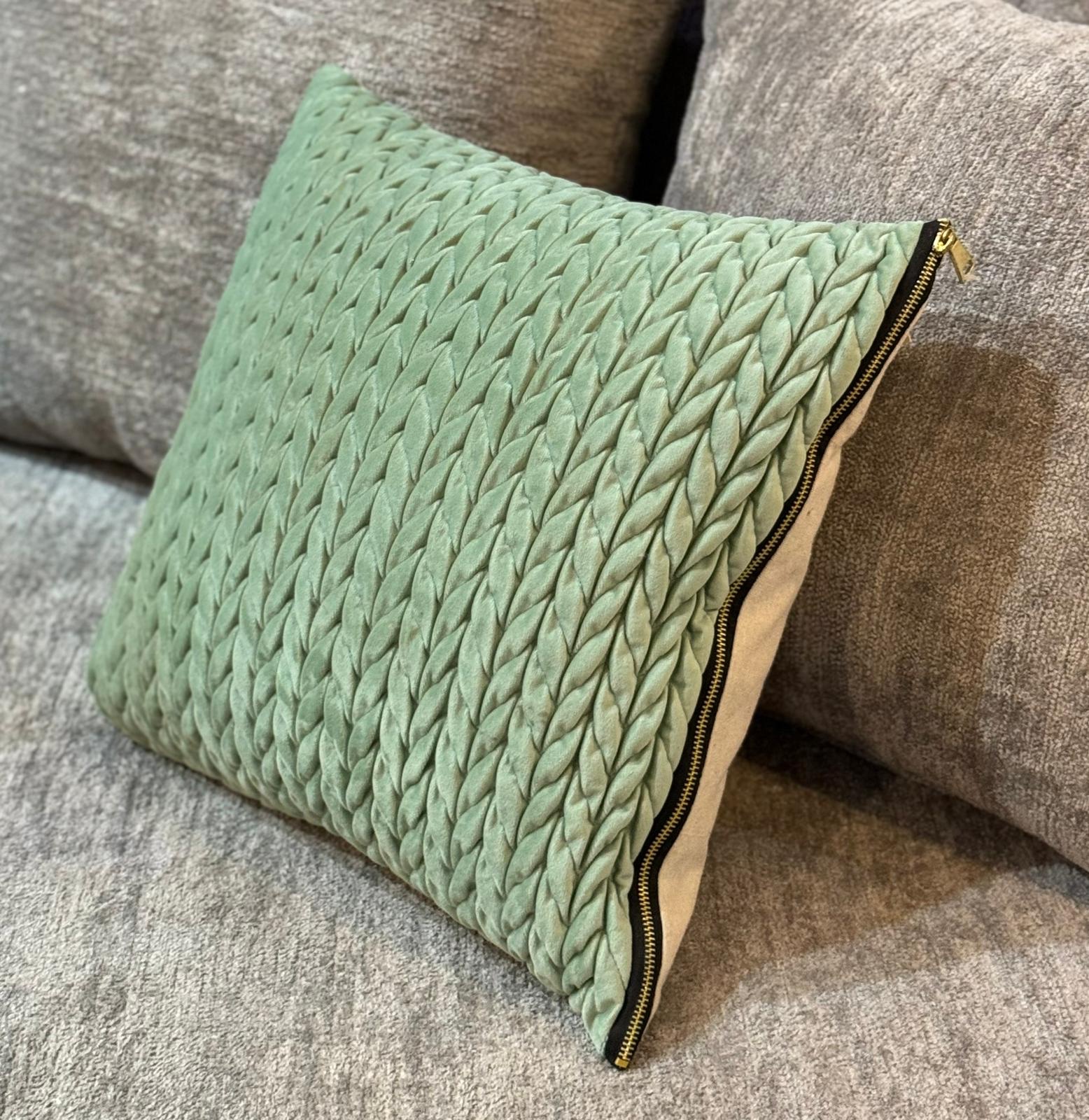 כרית נוי דגם מנטה קווילט 45/45 אחרונות במבצע!