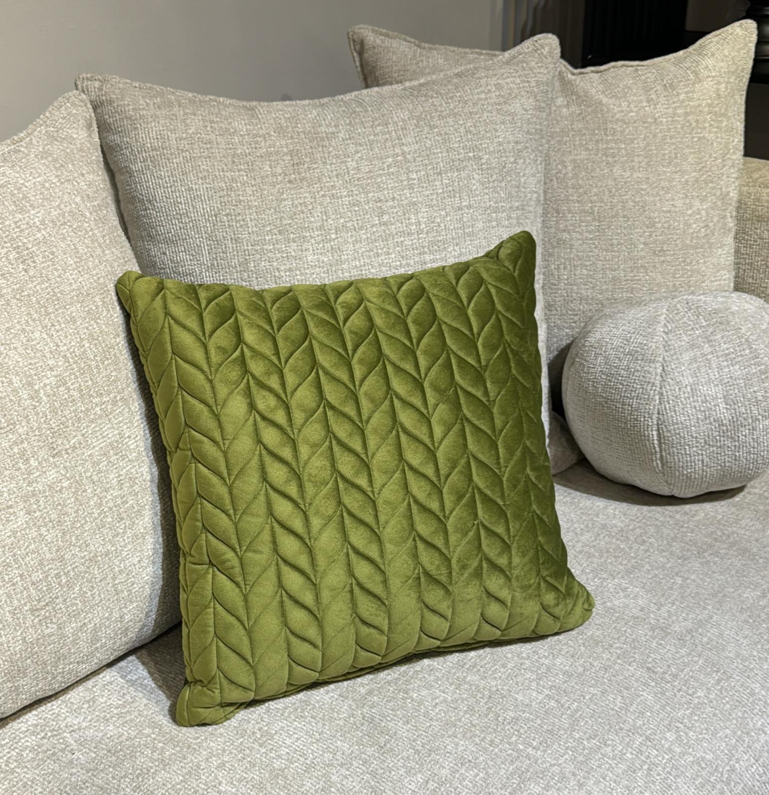 כרית נוי דגם גרין קווילט 45/45 אחרונות במבצע!