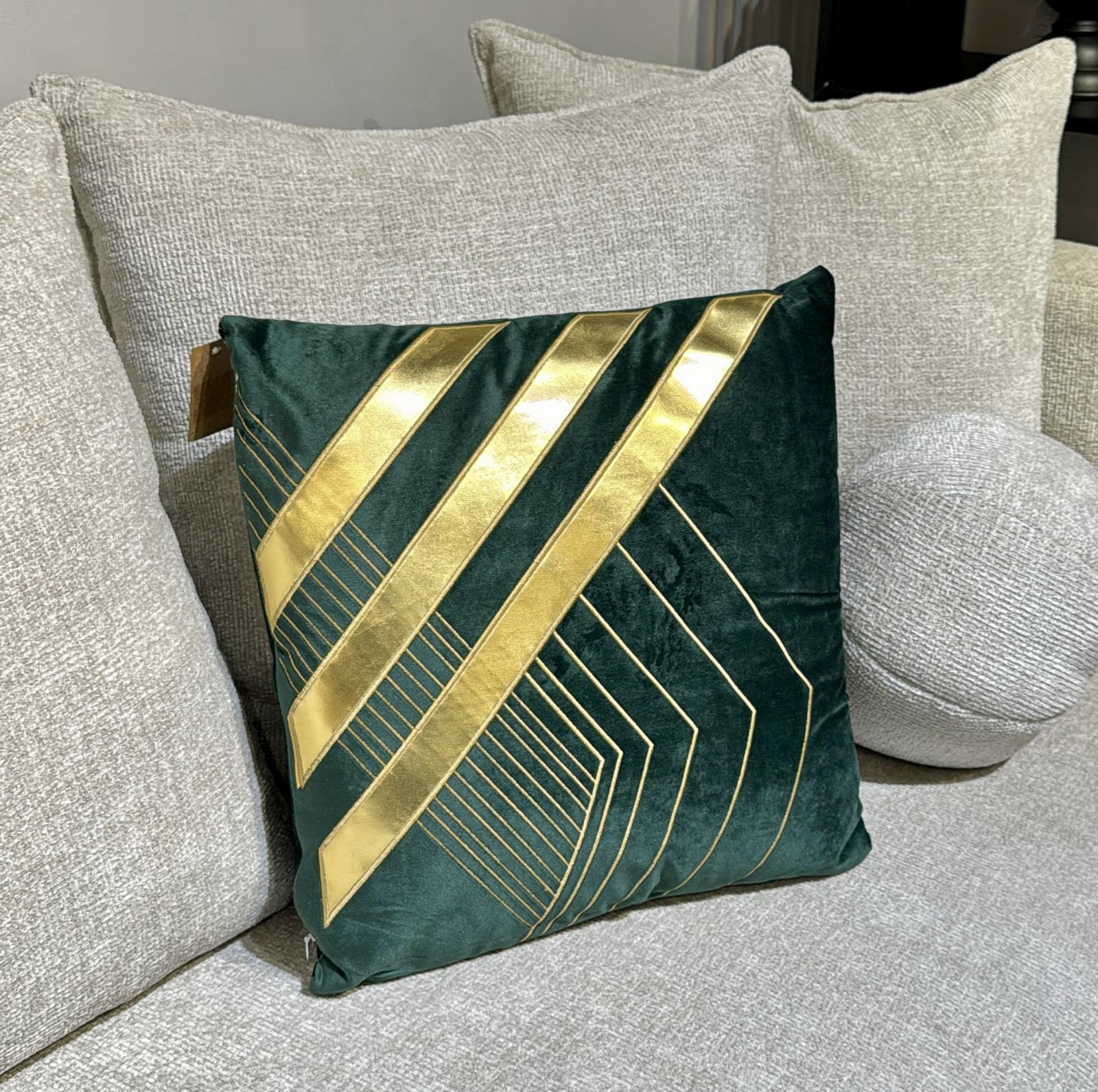 כרית נוי דגם אליס גולד גרין 45/45 כרית נוי דגם אליס גולד גרין 45/45