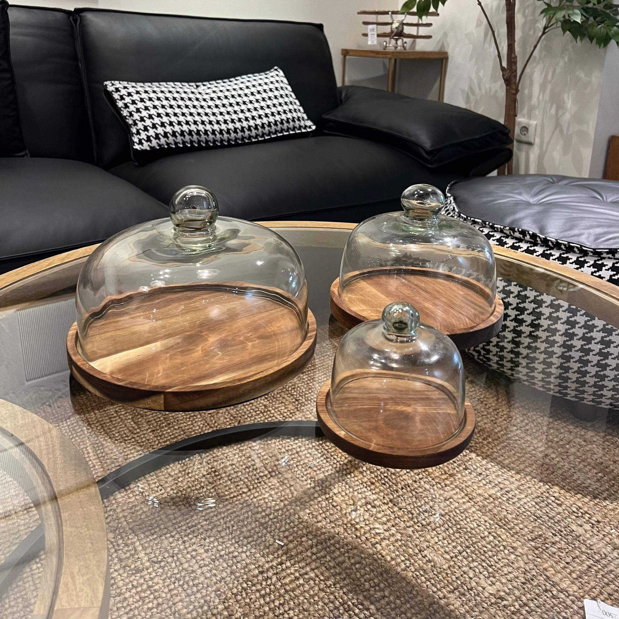 כלי לעוגה עץ פעמון זכוכית דגם אליס כלי לעוגה עץ פעמון זכוכית דגם אליס