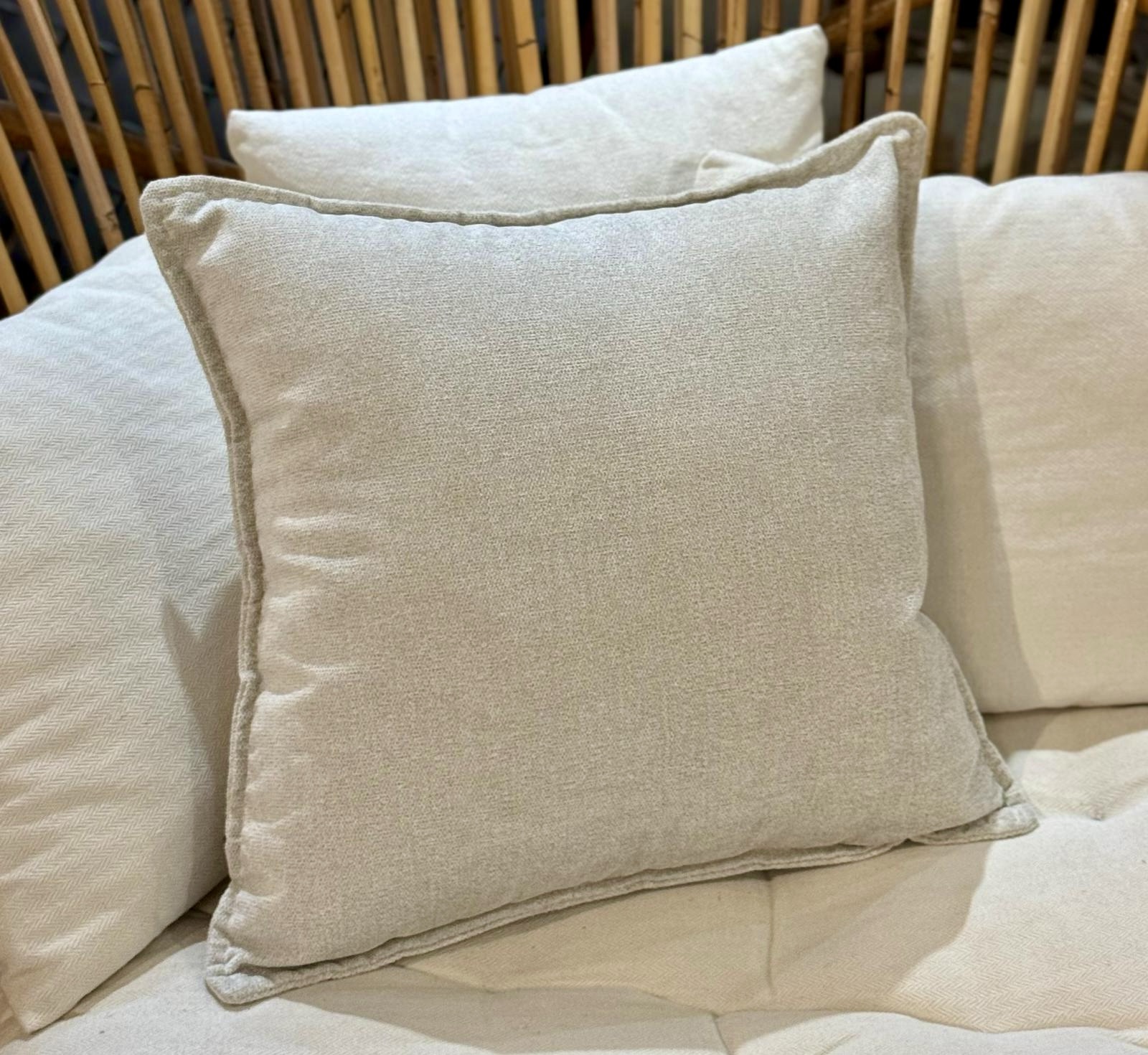 כרית נוי דגם שנהב קלאסיק 45/45 אחרונות במבצע!