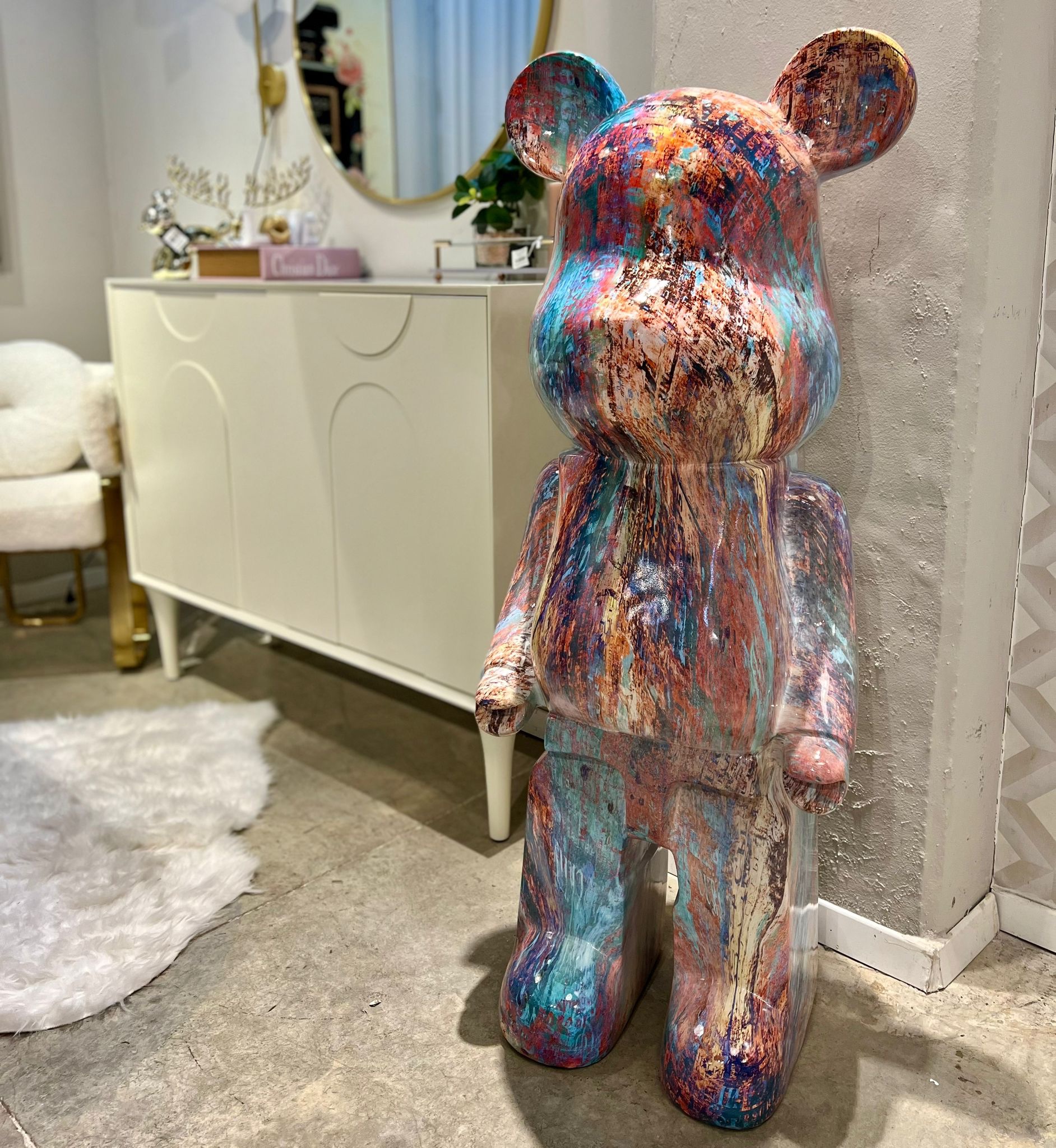 פסל דובי צבעוני מעוצב ענק צבעוני דגם אליס