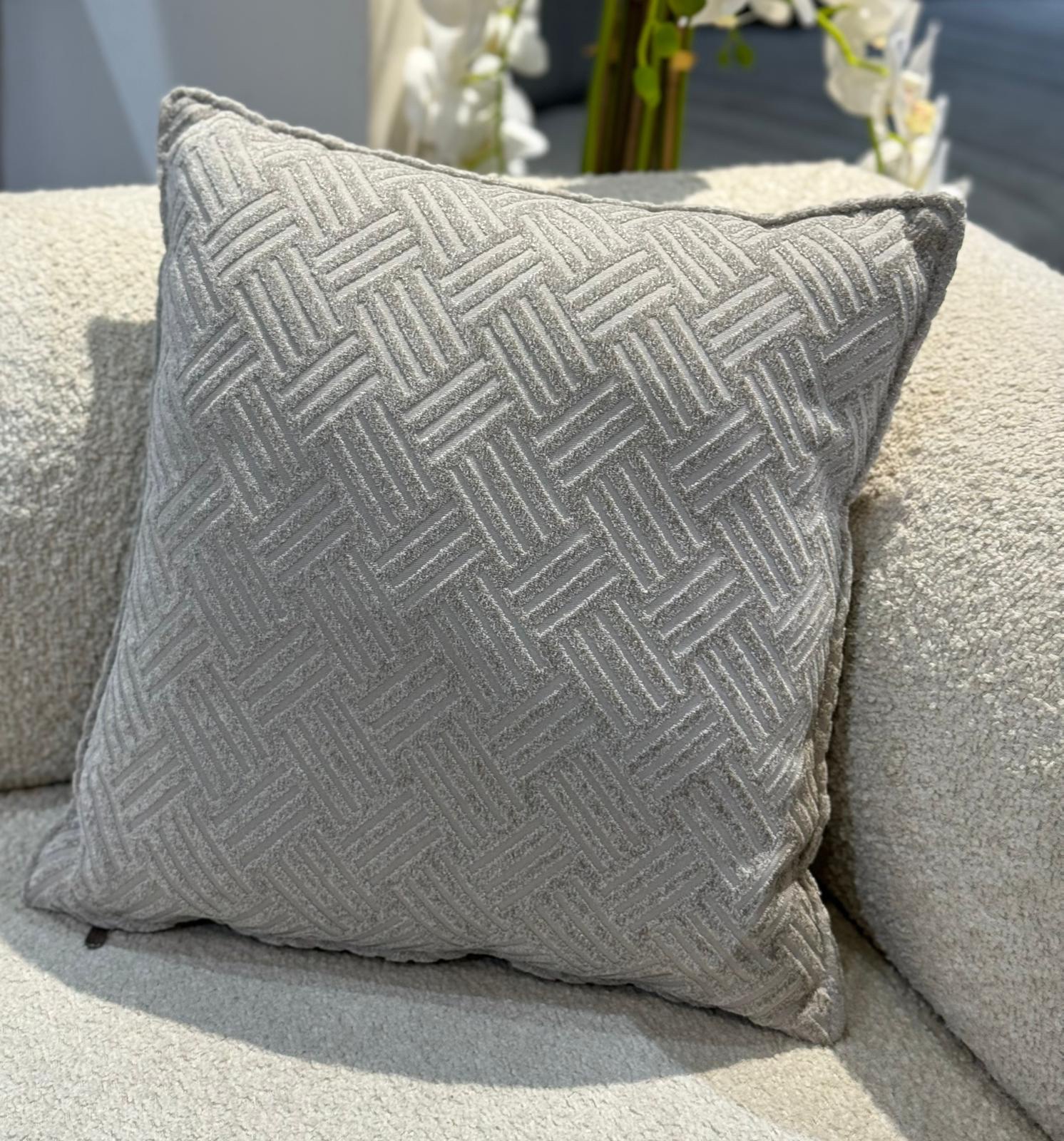 כרית נוי דגם זאקארד מורין 45/45 כרית נוי דגם זאקארד מורין 45/45