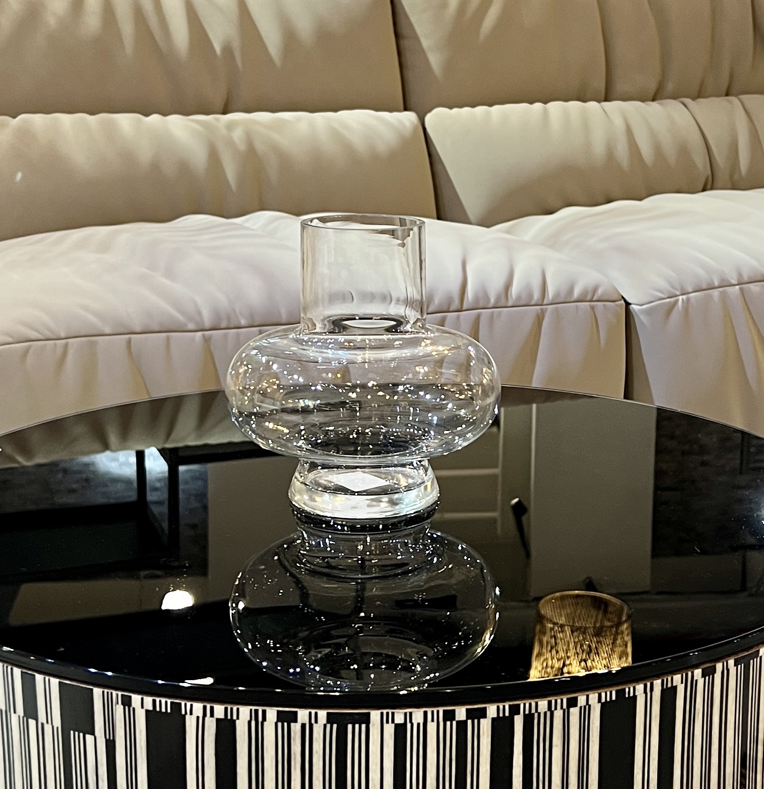 כד זכוכית רחב פיה נפתחת קטן דגם איקו כד זכוכית רחב פיה נפתחת קטן דגם איקו