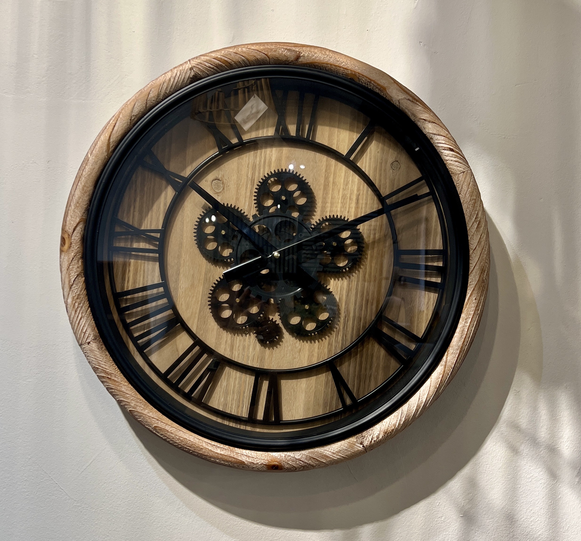 שעון עץ מנגנון ומספרים שחורים עם זכוכית דגם איקו שעון עץ מנגנון ומספרים שחורים עם זכוכית דגם איקו