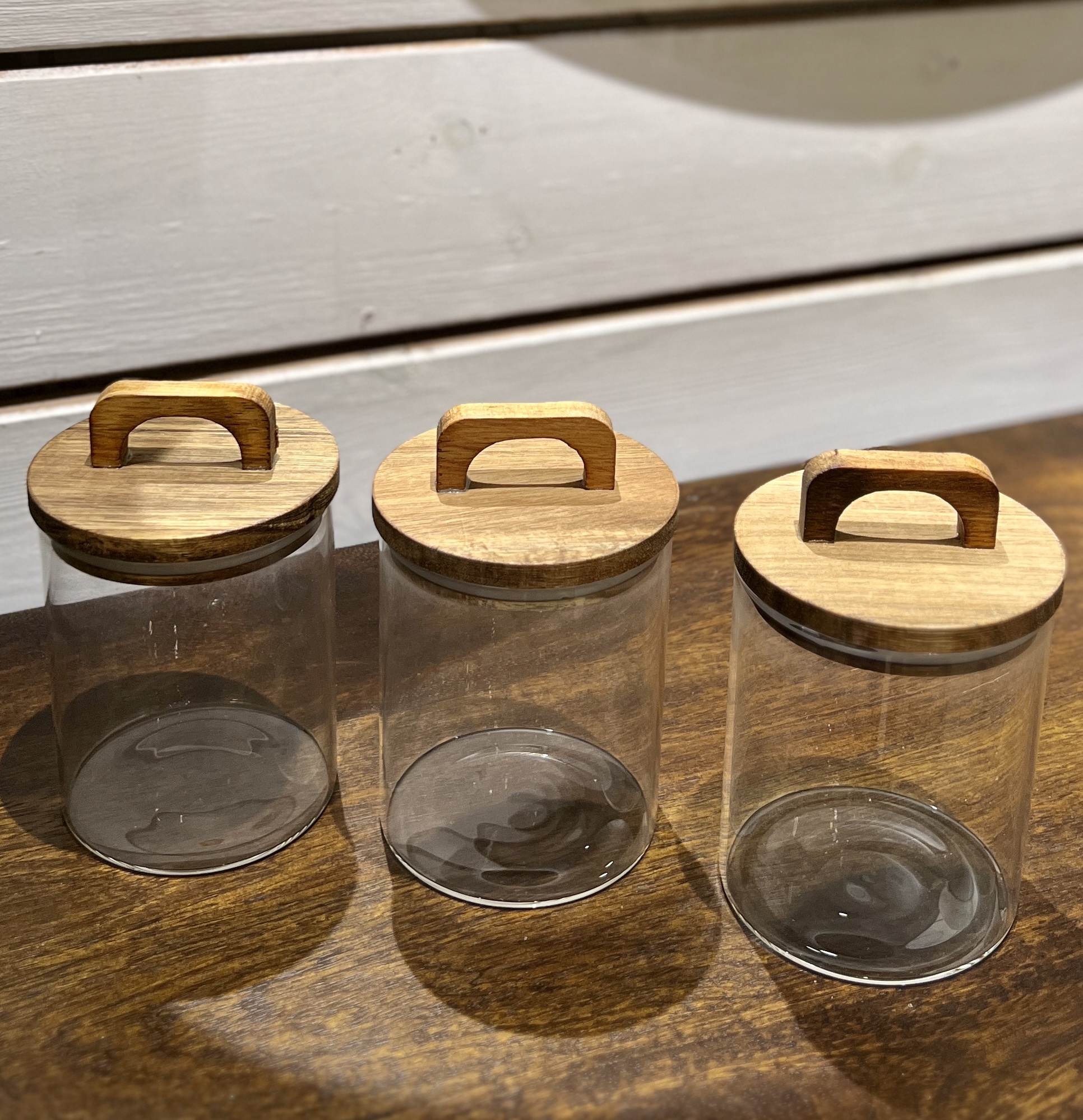 צנצנת זכוכית שקופה מכסה עץ דגם אליס