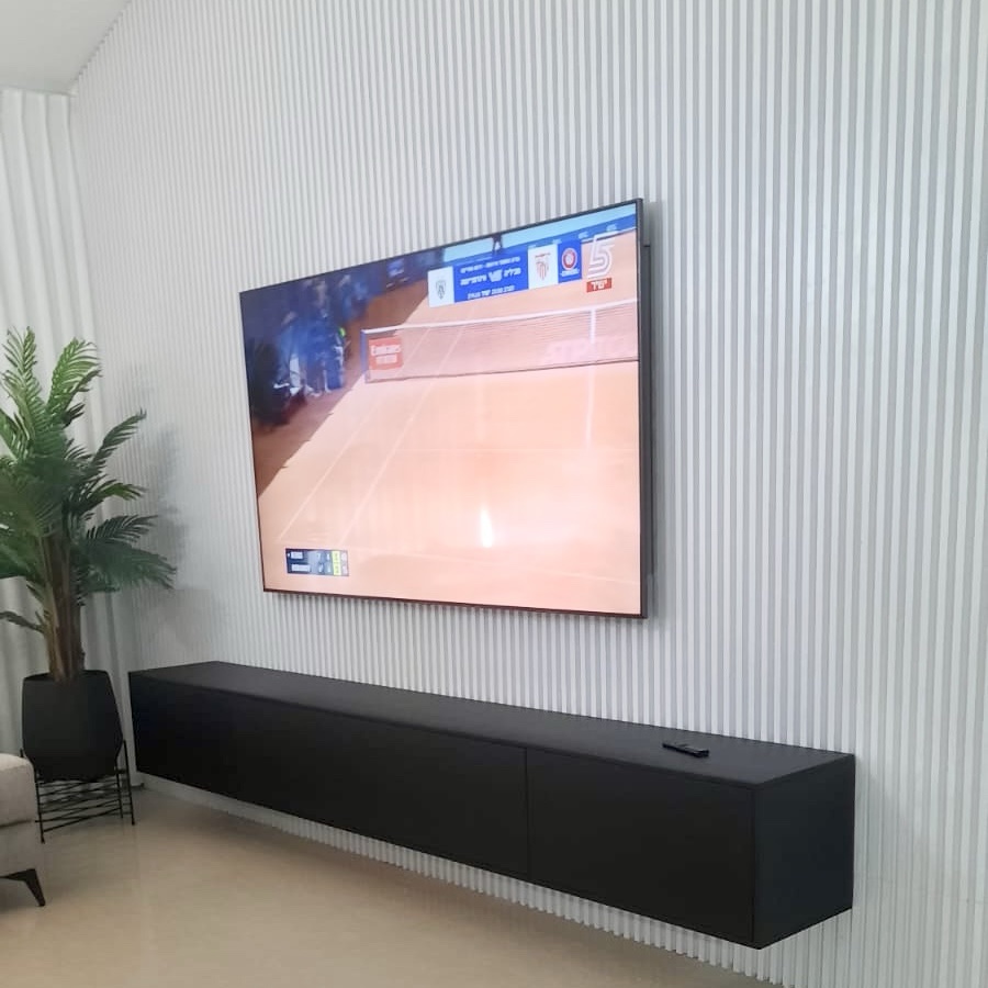 חיפוי קיר פולימרי פסים בולטים גוון לבן שבור חיפוי קיר פולימרי פסים בולטים גוון לבן שבור