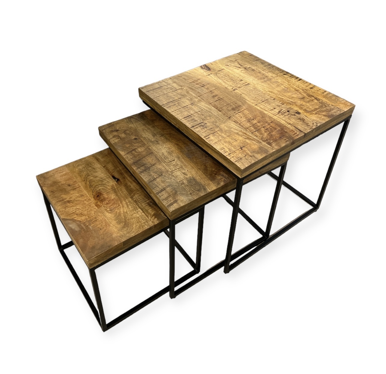 סט שולחנות שלישיה מרובע סט שולחנות שלישיה מרובע