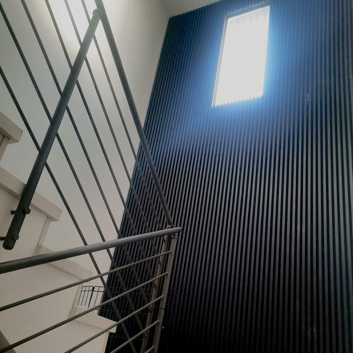 חיפוי קיר פולימרי שחור חלק photo number 9