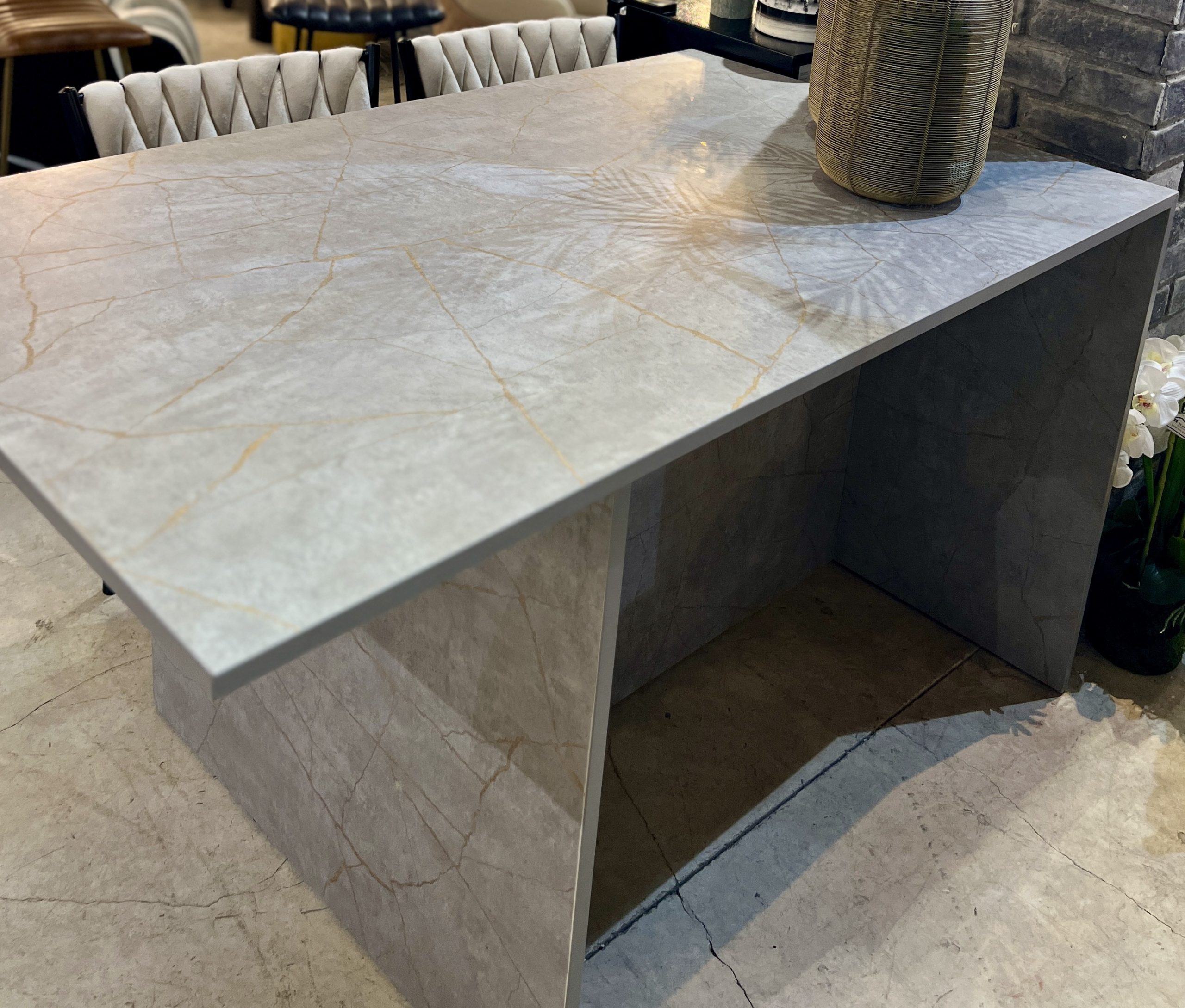 דלפק מעוצב מתצוגה!