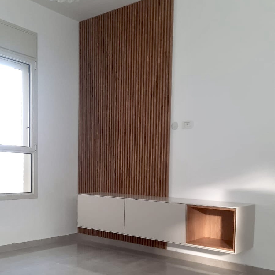 חיפוי קיר פסים פולימרי אלון כהה חיפוי קיר פסים פולימרי אלון כהה