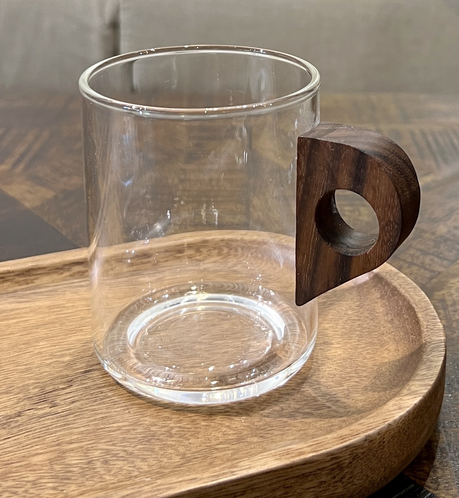 ספל זכוכית שקופה ידית עץ דגם אליס