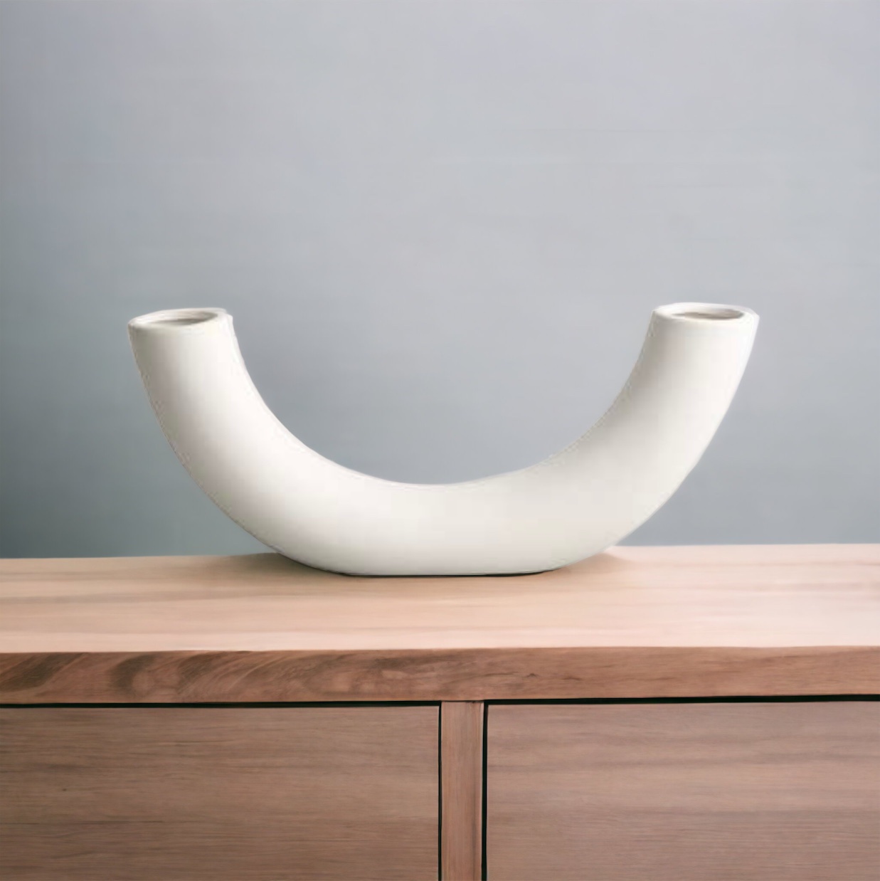 כד צינור 2 פיות מעוצב לבן דגם אליס כד צינור 2 פיות מעוצב לבן דגם אליס