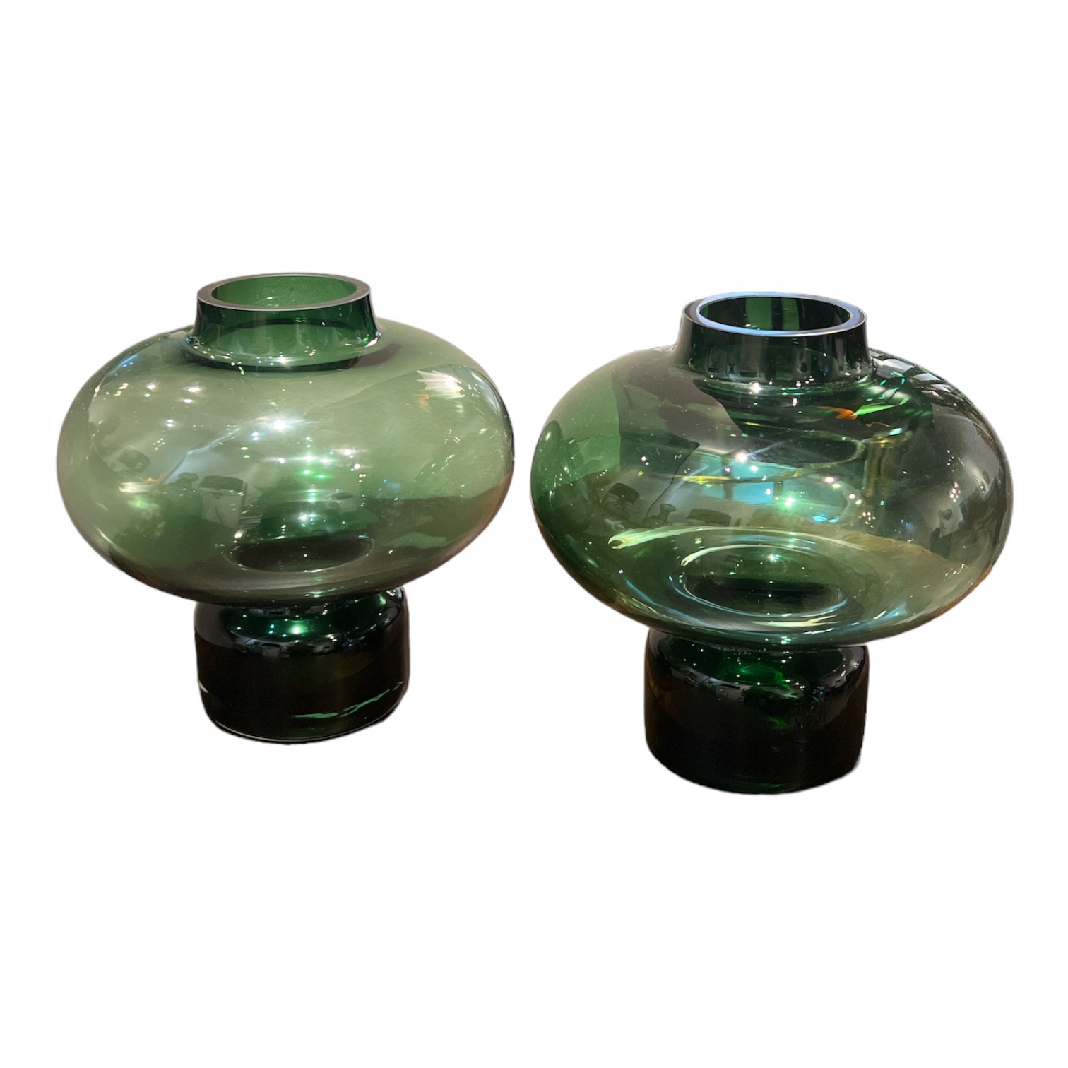 כד זכוכית ירוק רחב רגל צרה דגם איקו כד זכוכית ירוק רחב רגל צרה דגם איקו