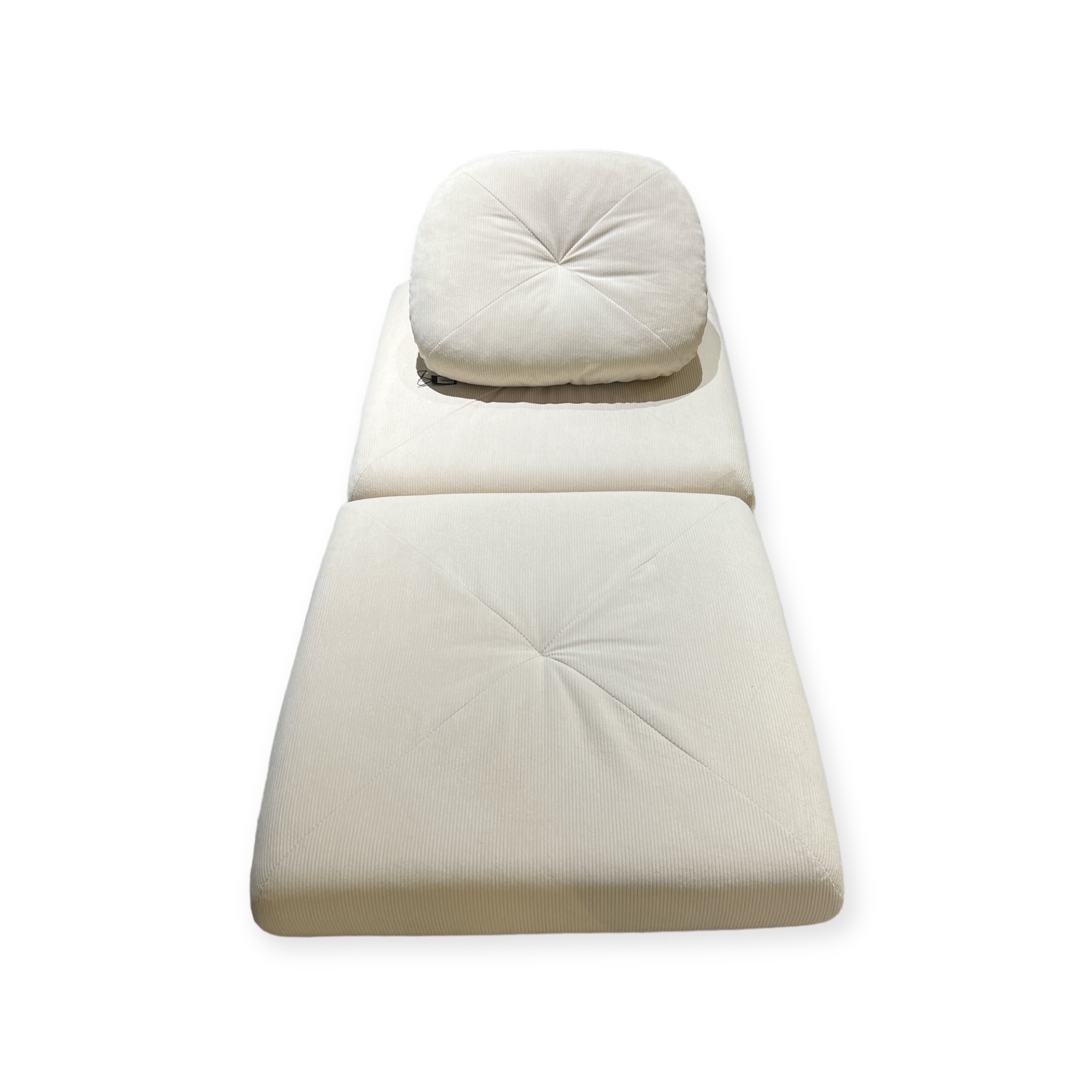 כורסא נפתחת למיטת אירוח שמנת דגם איקו כורסא נפתחת למיטת אירוח שמנת דגם איקו