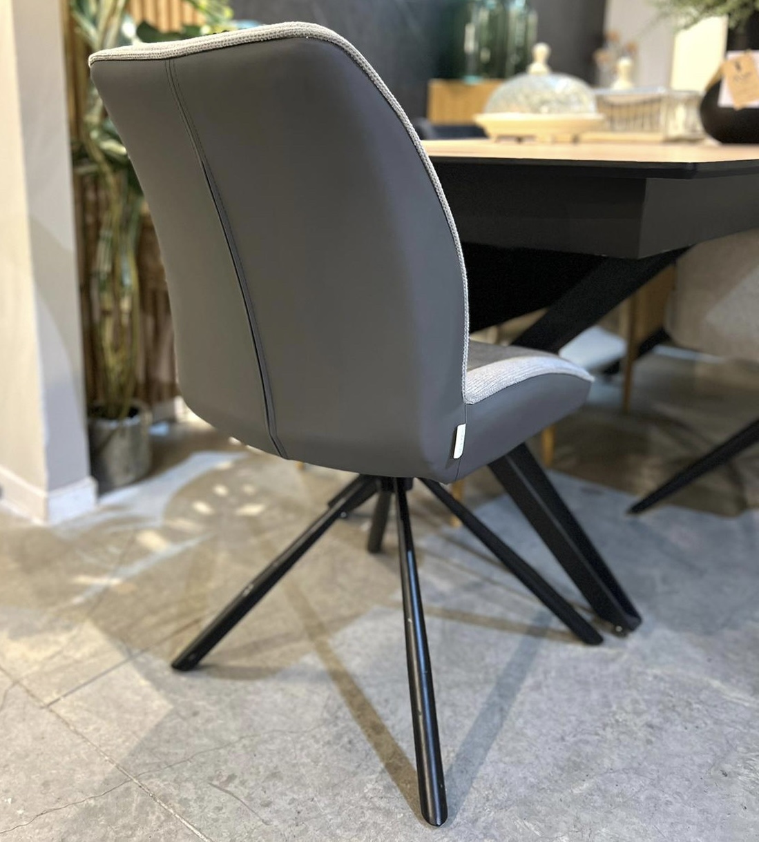 כיסא מעוצב אפור דגם ברוקלין כיסא מעוצב אפור דגם ברוקלין