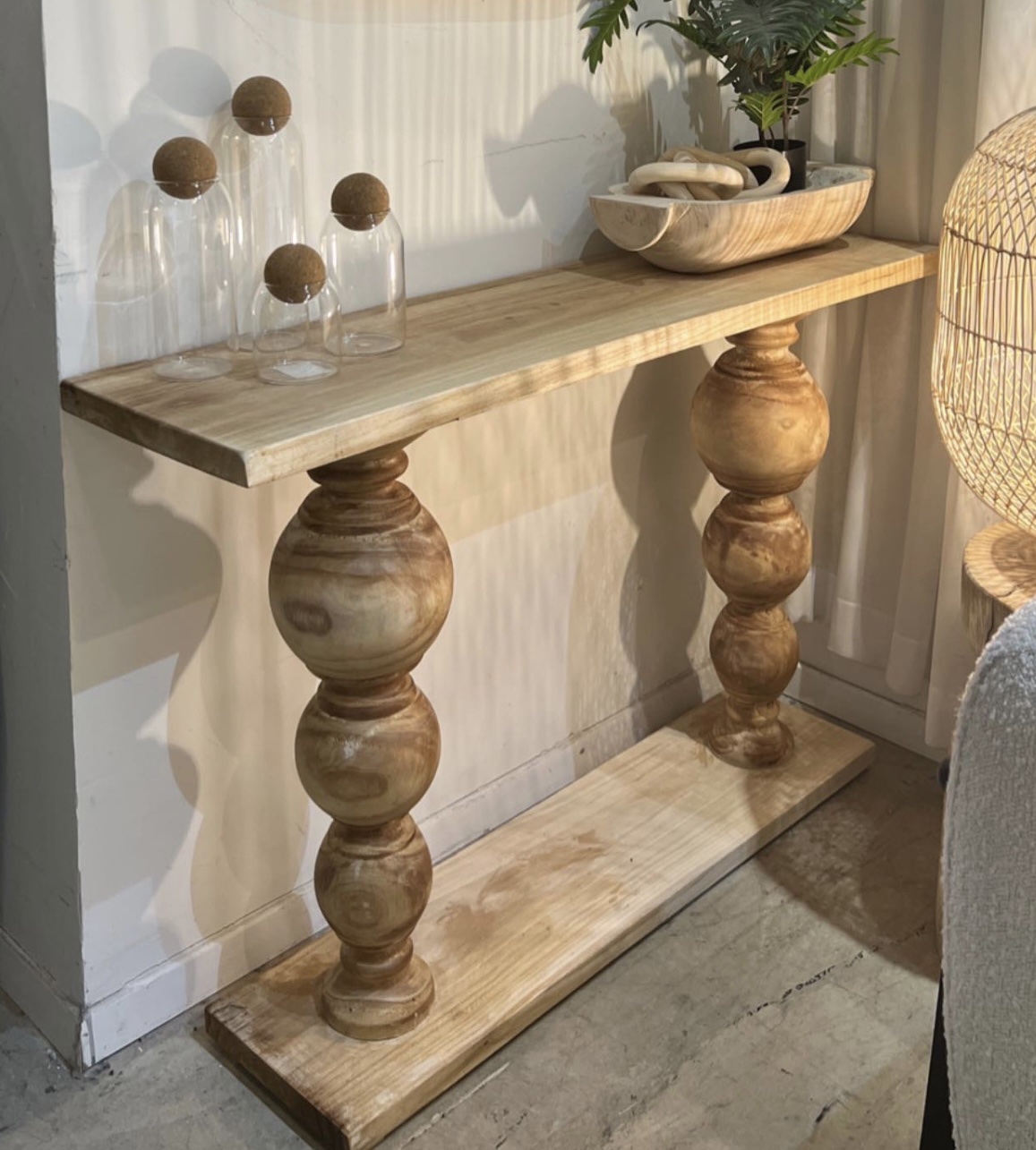 קונסולה עיגולים מעץ קונסולה עיגולים מעץ