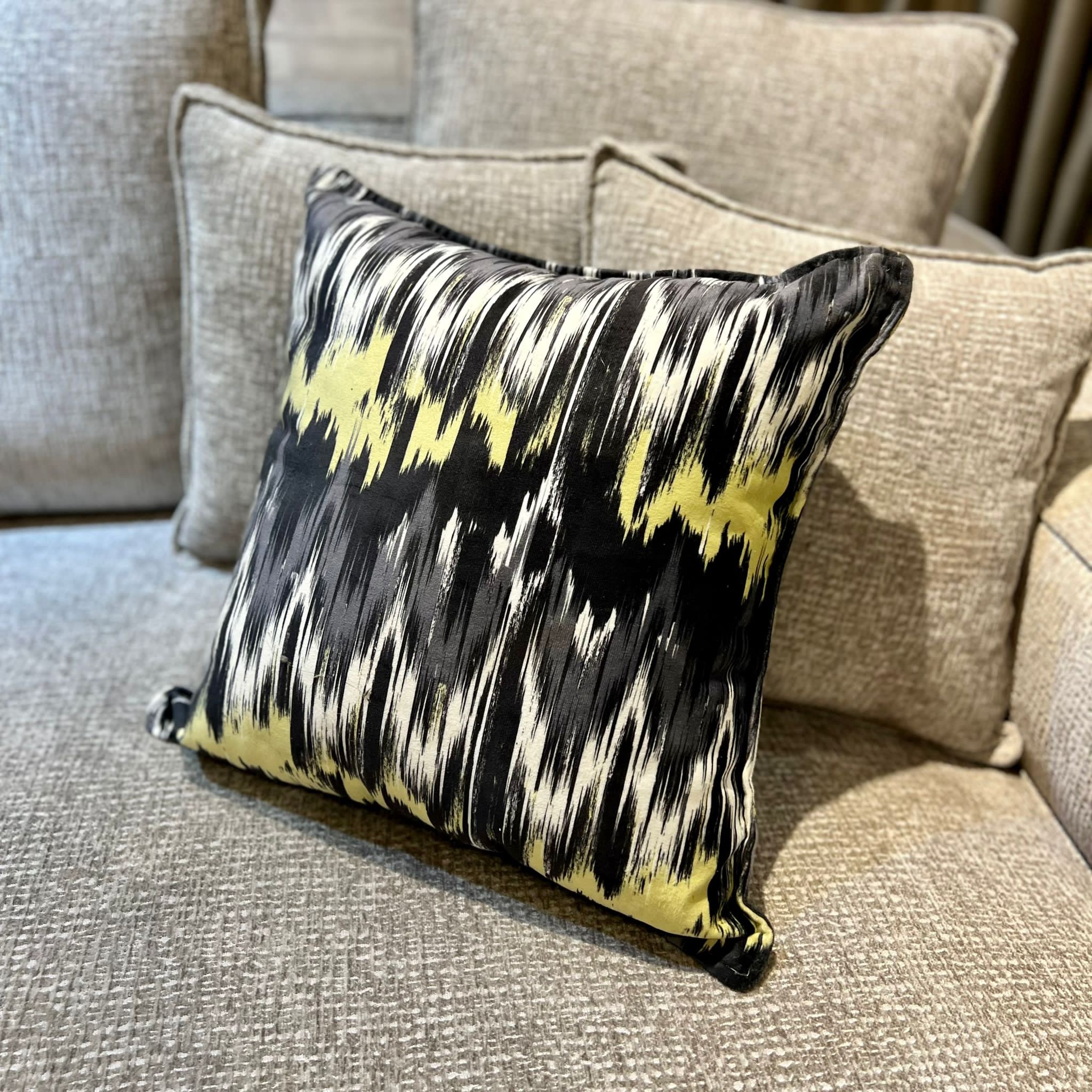 כרית נוי סייל מיאל