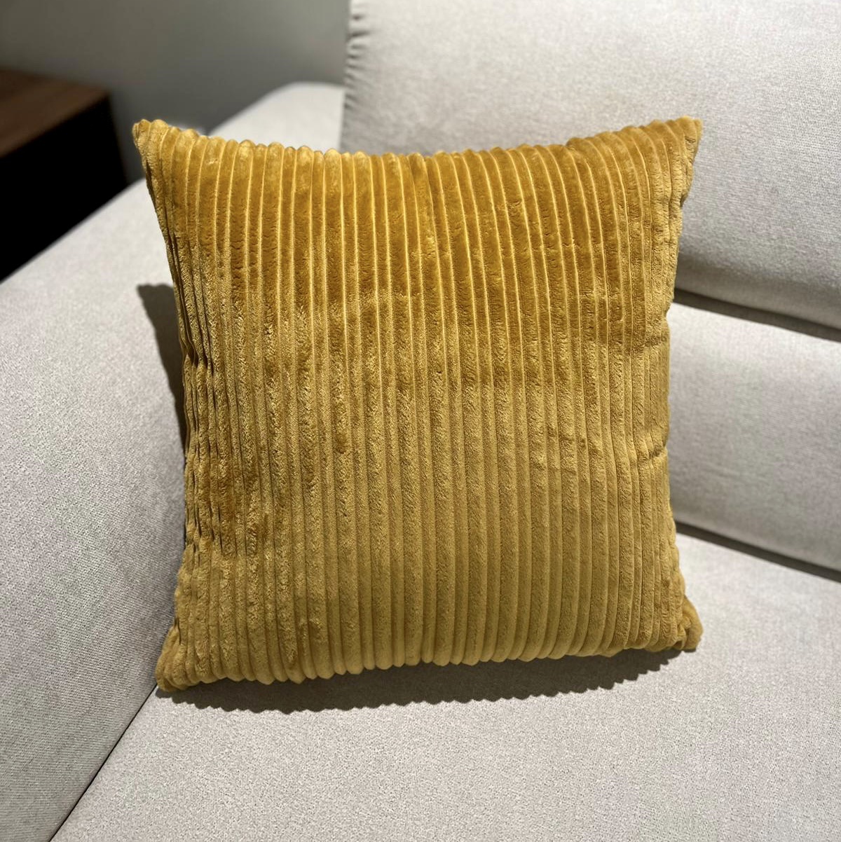 כרית נוי סייל קורדרוי