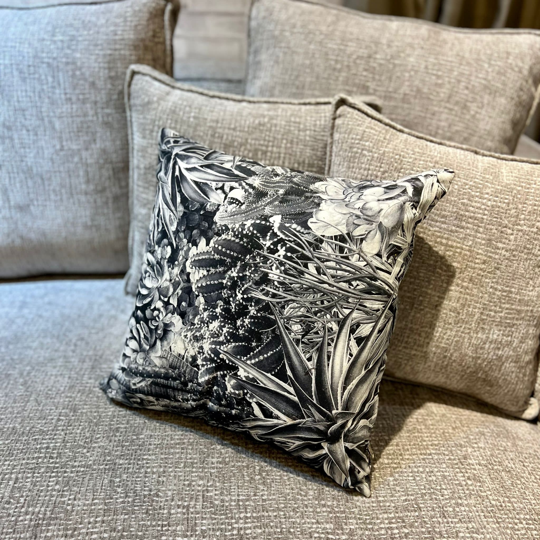 כרית נוי סייל לינו כרית נוי סייל לינו