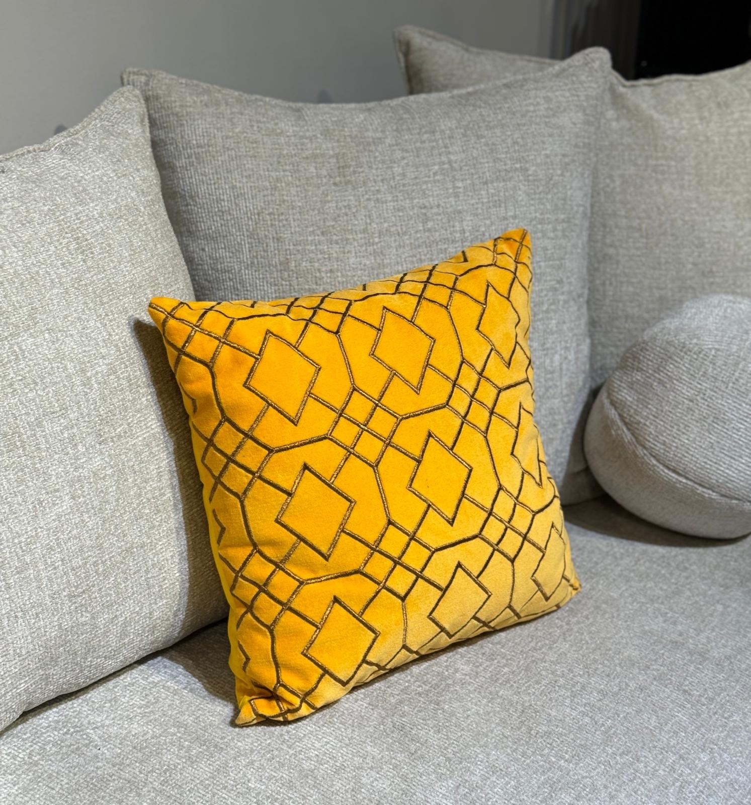 כרית נוי סייל צהוב טקסטורה