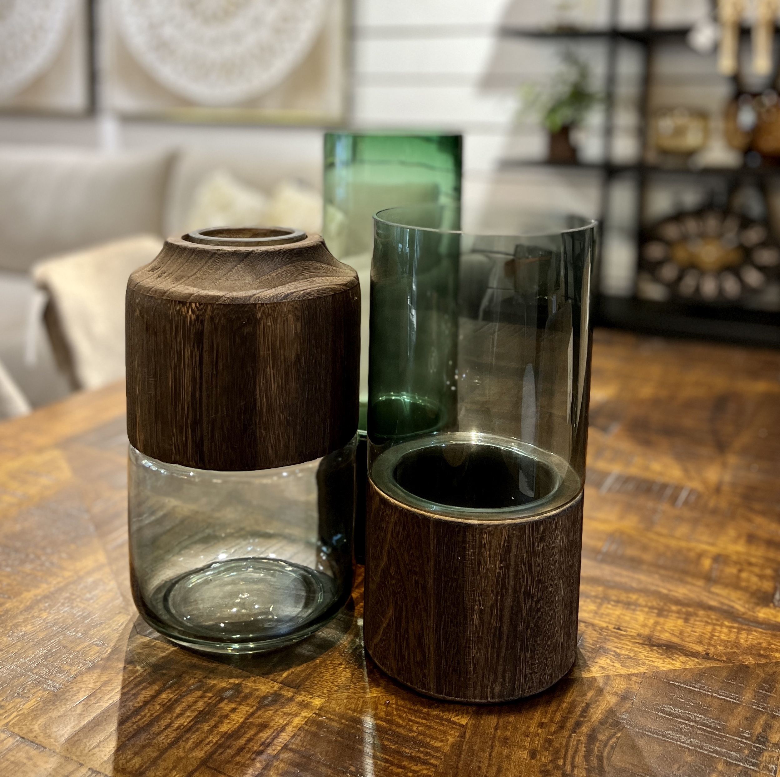 כד זכוכית אפורה חצי עליון עץ דגם אליס כד זכוכית אפורה חצי עליון עץ דגם אליס