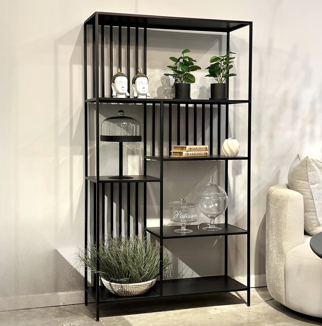 יחידת מדפים - ספריה מעוצבת ברזל שחור פסים דגם סוניל יחידת מדפים - ספריה מעוצבת ברזל שחור פסים דגם סוניל