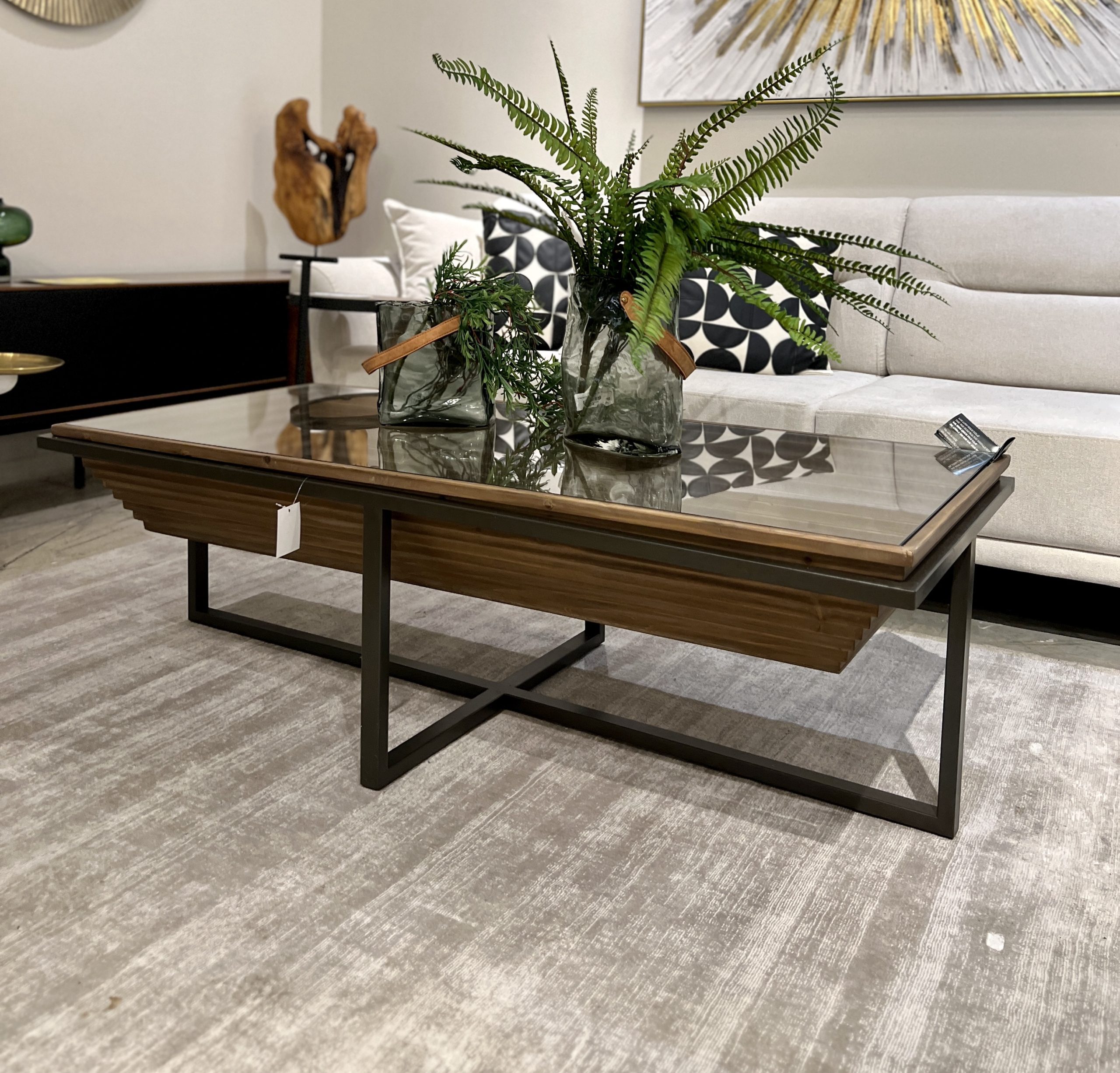 שולחן סלון פירמידה עץ