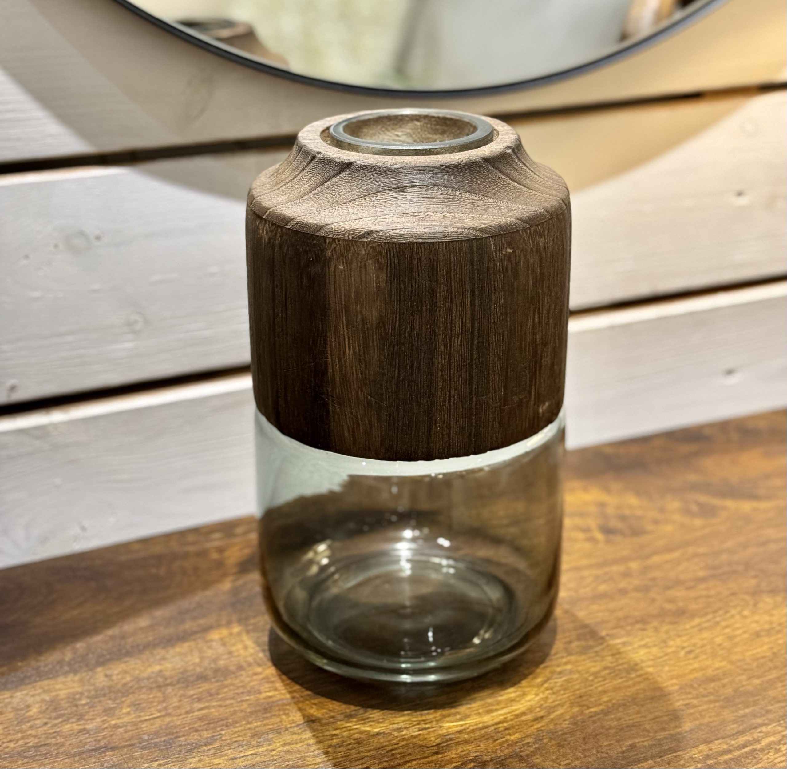 כד זכוכית אפורה חצי עליון עץ דגם אליס כד זכוכית אפורה חצי עליון עץ דגם אליס