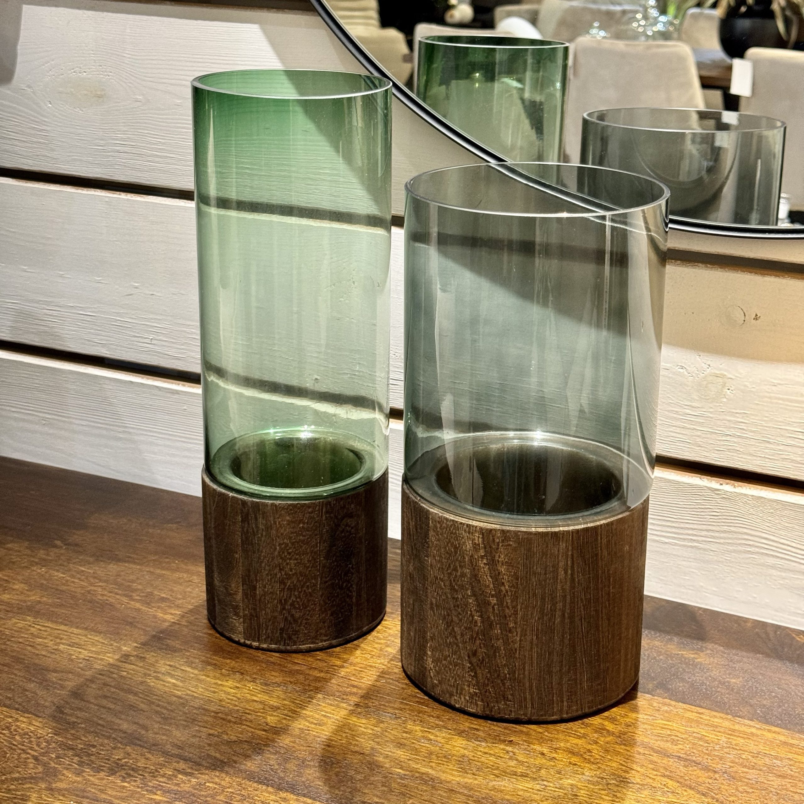 כד עשישית זכוכית אפורה בסיס עץ דגם אליס כד עשישית זכוכית אפורה בסיס עץ דגם אליס