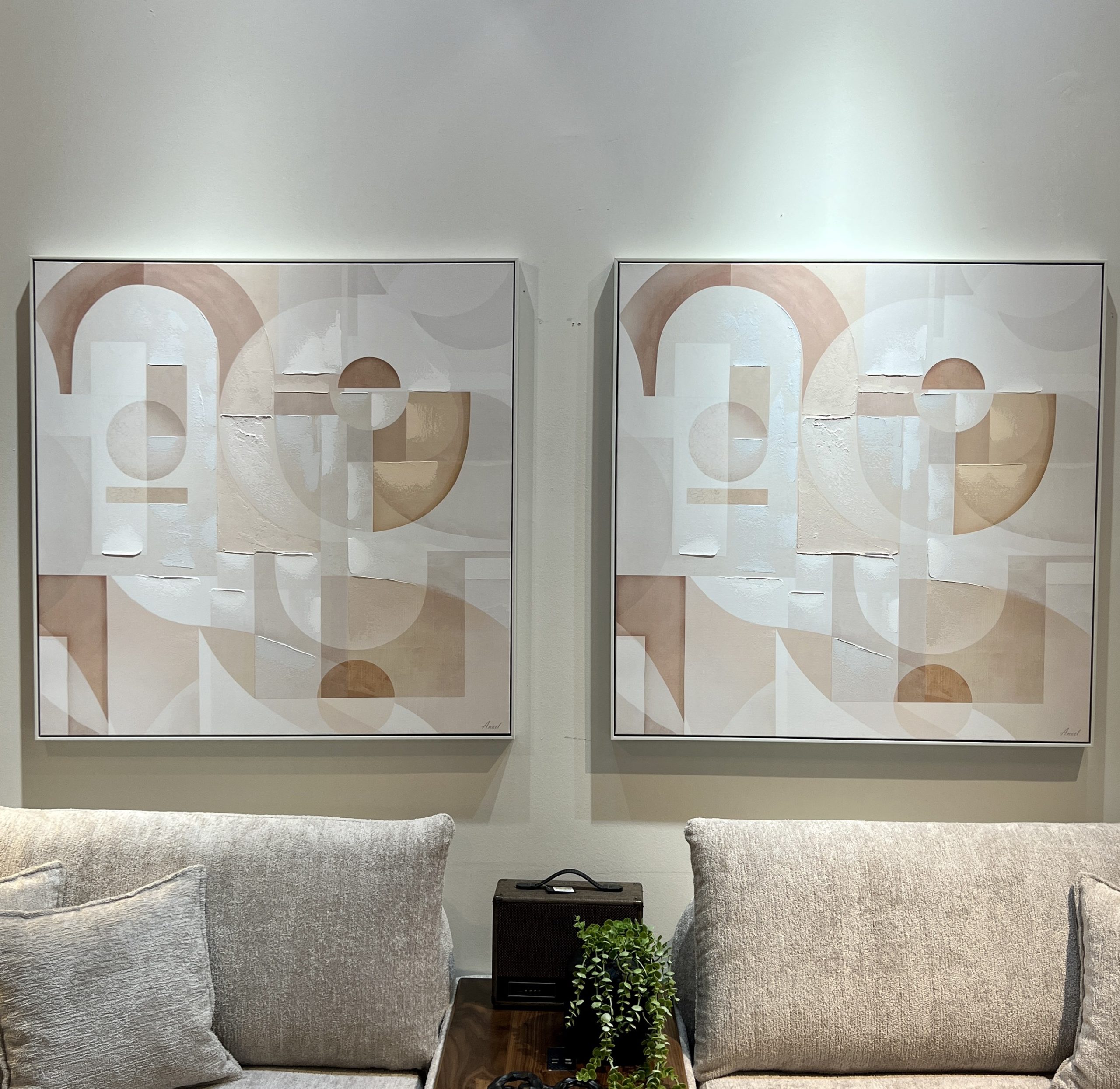 תמונה אנאל עבודת יד צבעים עדינים מסגרת לבנה תמונה אנאל עבודת יד צבעים עדינים מסגרת לבנה