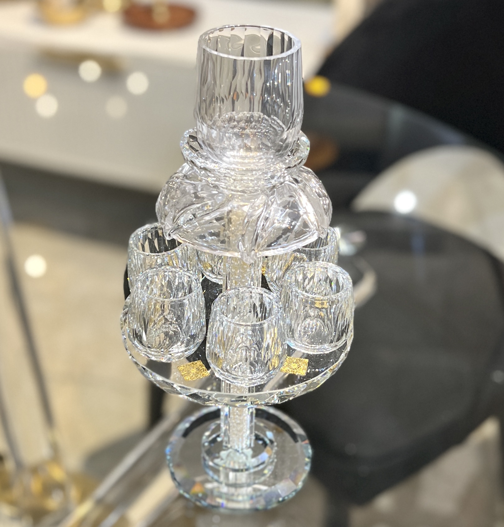 מחלק יין קריסטל 6 כוסות פנינים זהב מחלק יין קריסטל 6 כוסות פנינים זהב