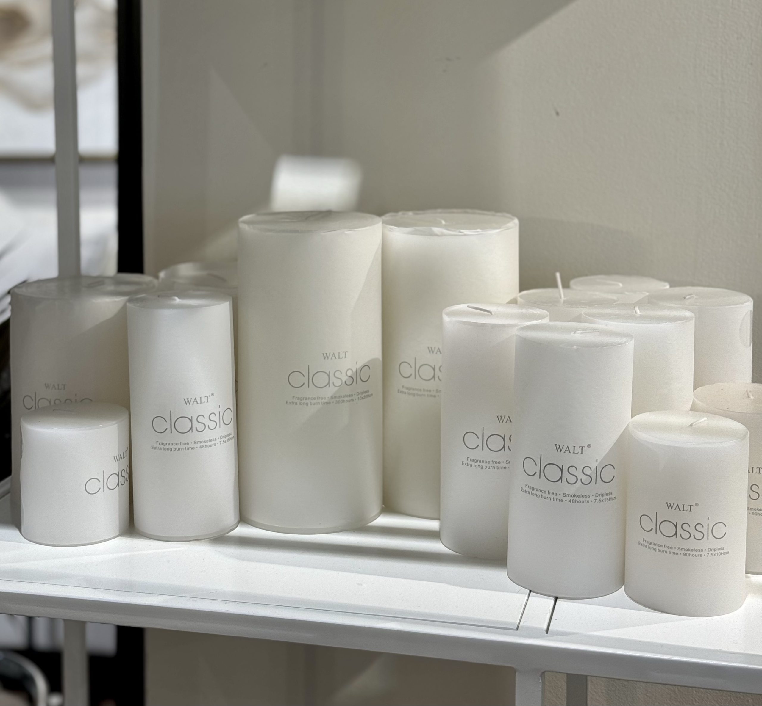 נר לבן שמנת קלאסיק דגם אליס נר לבן שמנת קלאסיק דגם אליס