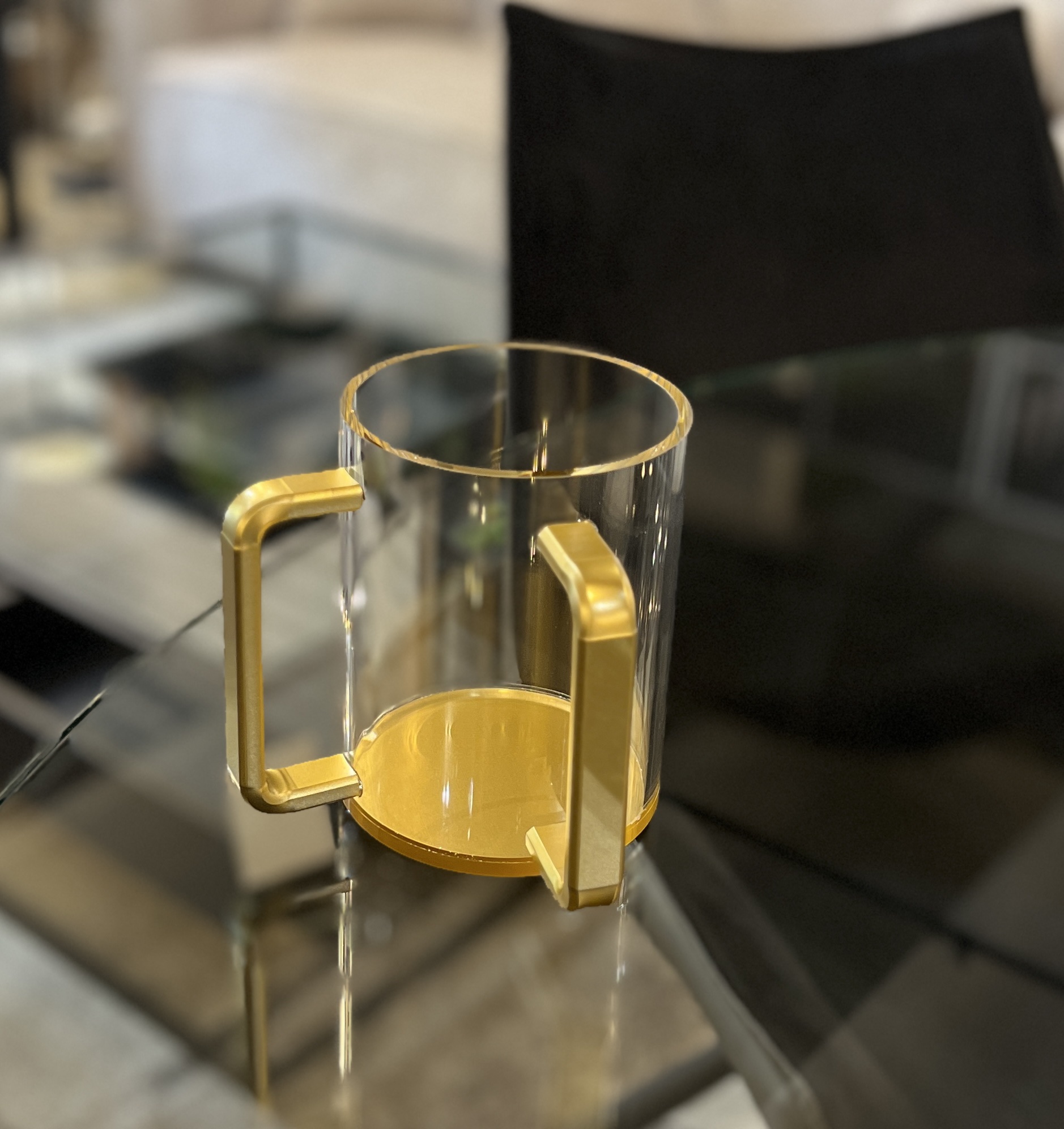 נטילה אקרילית שקופה תחתית וידיות זהב נטילה אקרילית שקופה תחתית וידיות זהב