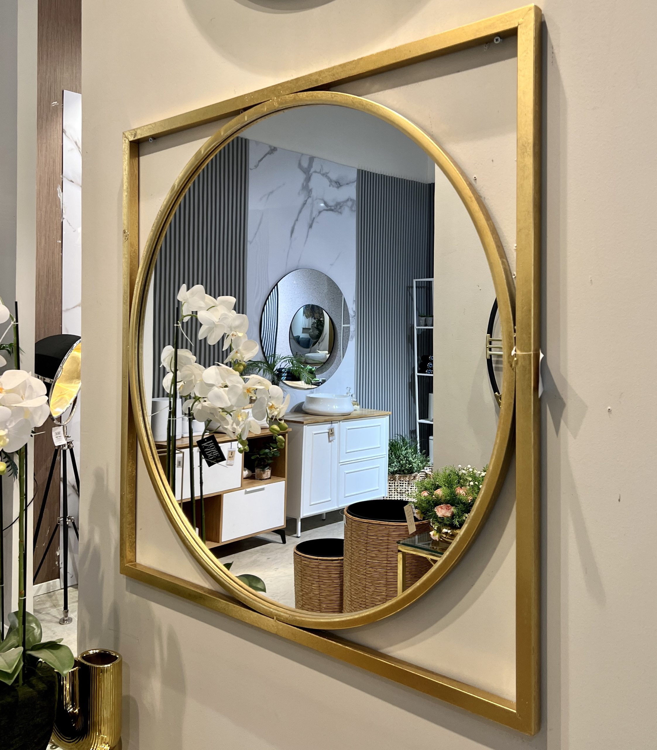 מראה מסגרת ברזל זהב קוטר 100 דגם בלה מראה מסגרת ברזל זהב קוטר 100 דגם בלה