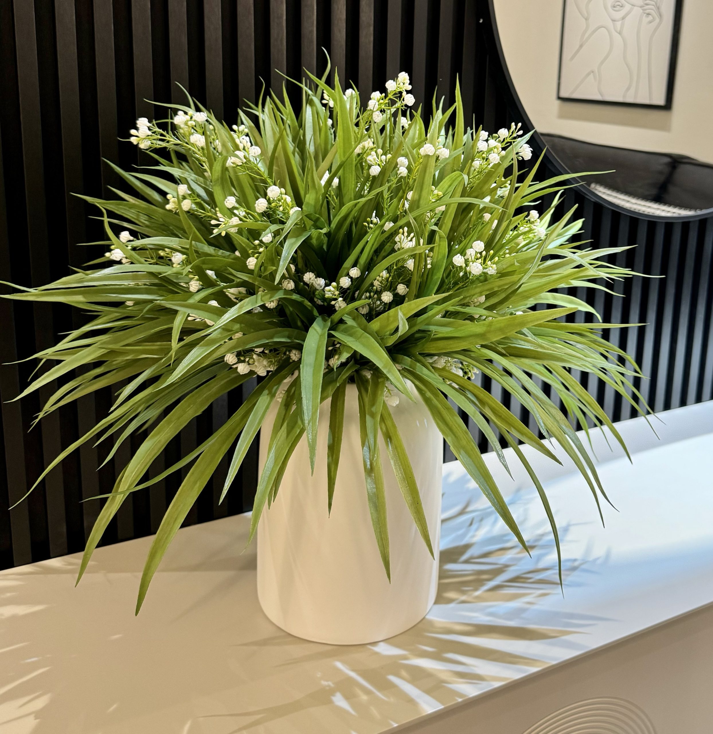 כד קרמיקה חלק לבן גדול דגם אליס כד קרמיקה חלק לבן גדול דגם אליס