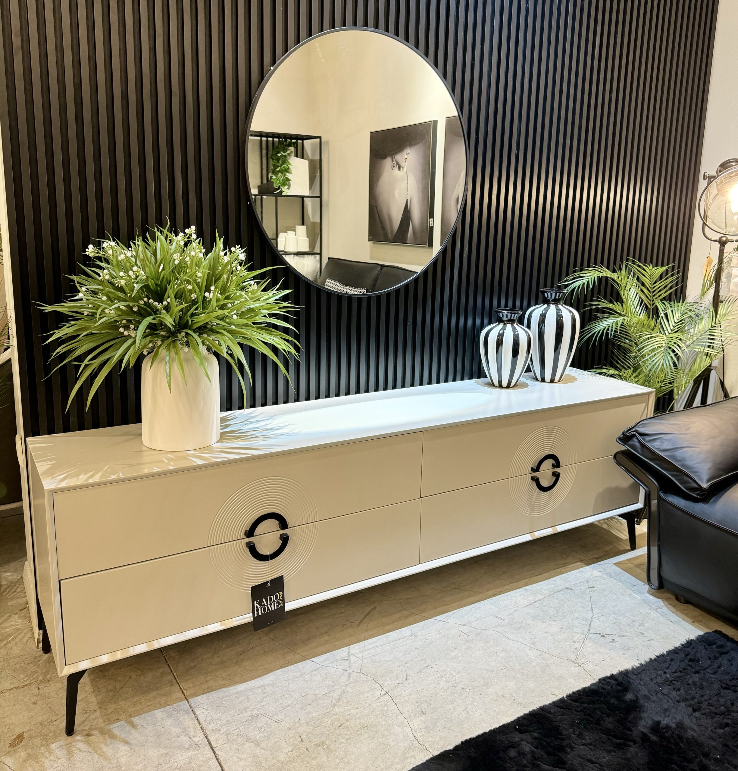 כד פסים שחור לבן