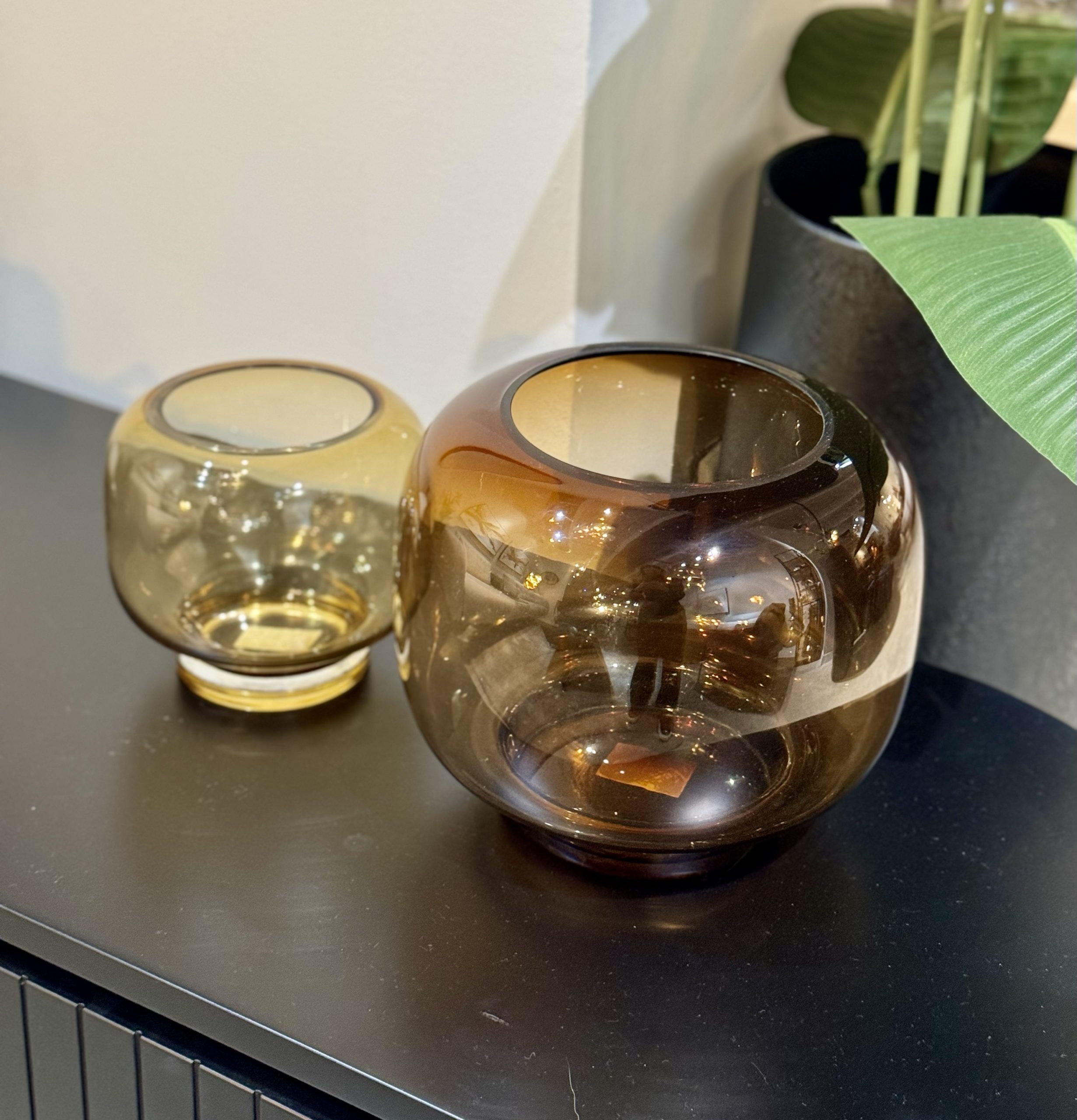 כד זכוכית אמבר עגול דגם איקו כד זכוכית אמבר עגול דגם איקו