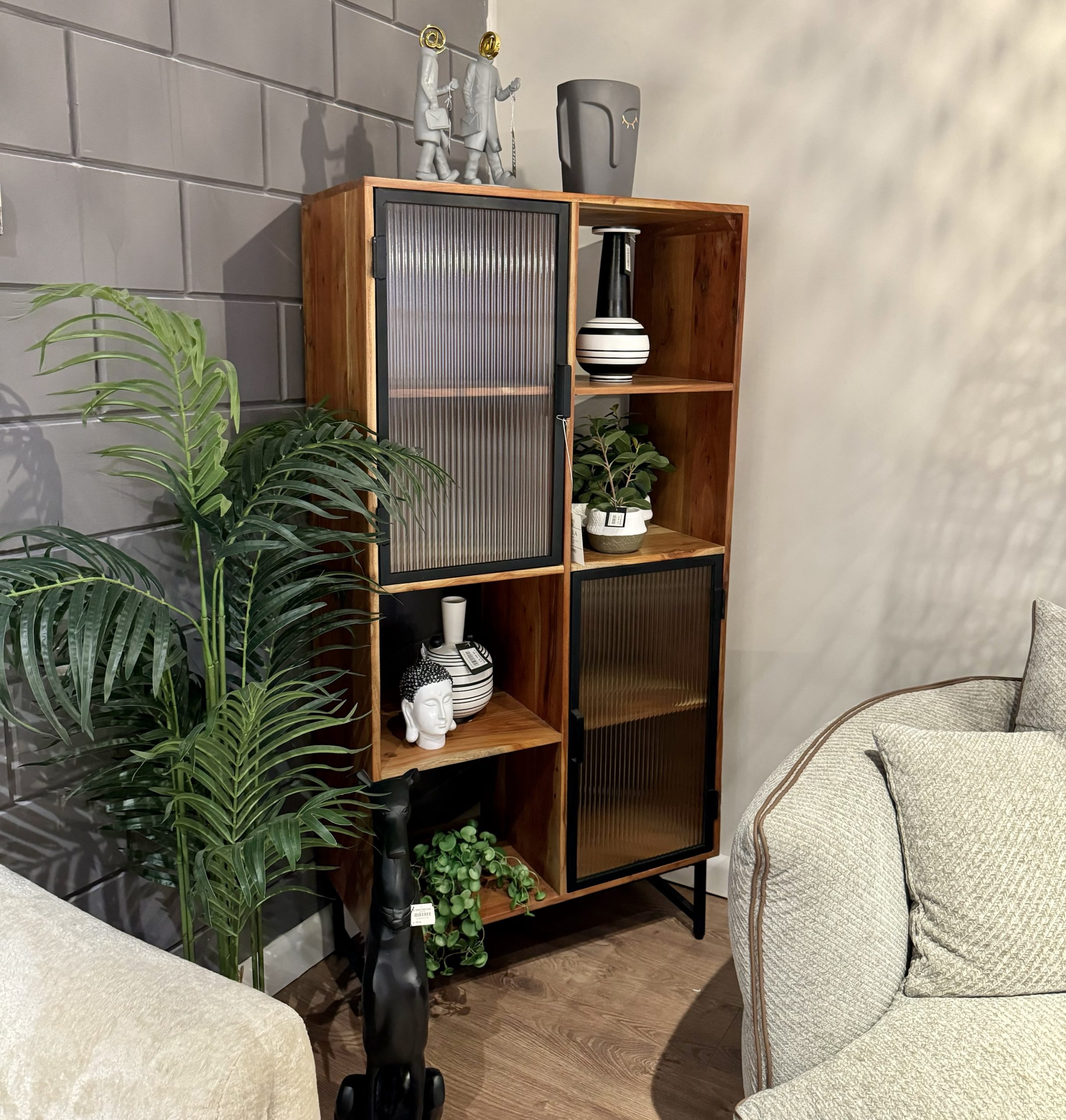 ספריה עץ שיטה 2 דלתות זכוכית מסגרת ברזל שחור דגם "לילה"