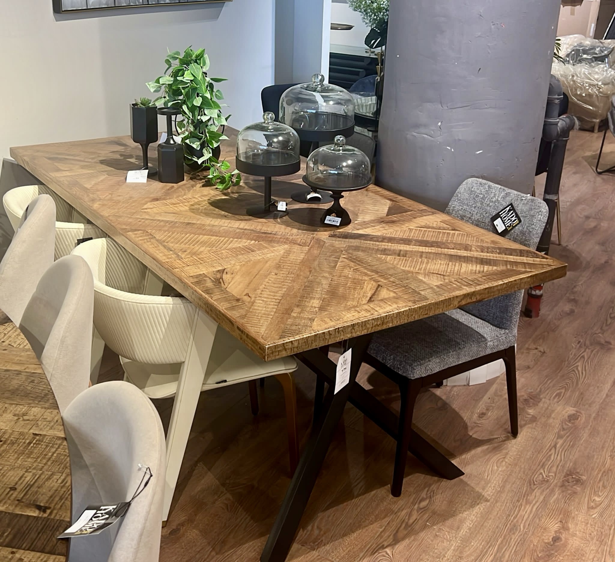 שולחן אוכל עץ מלבני כוכב דגם דאלי שולחן אוכל עץ מלבני כוכב דגם דאלי