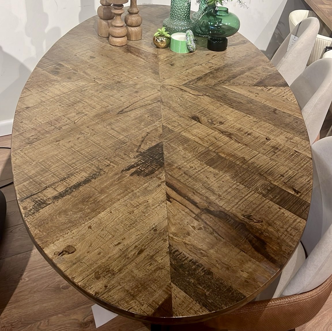 שולחן אוכל עץ אובאלי דגם דאלי שולחן אוכל עץ אובאלי דגם דאלי