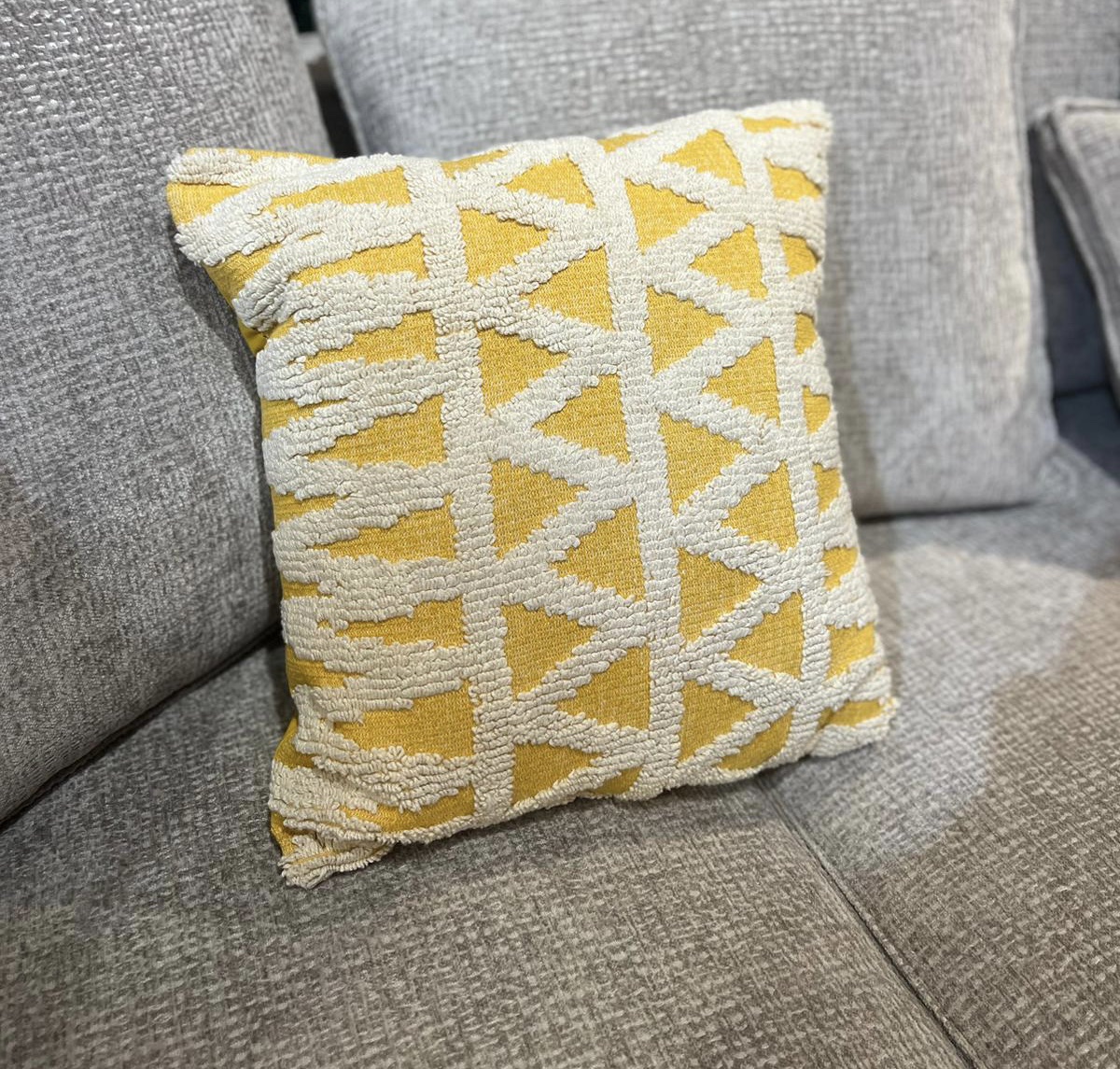 כרית נוי סייל משולשים כרית נוי סייל משולשים