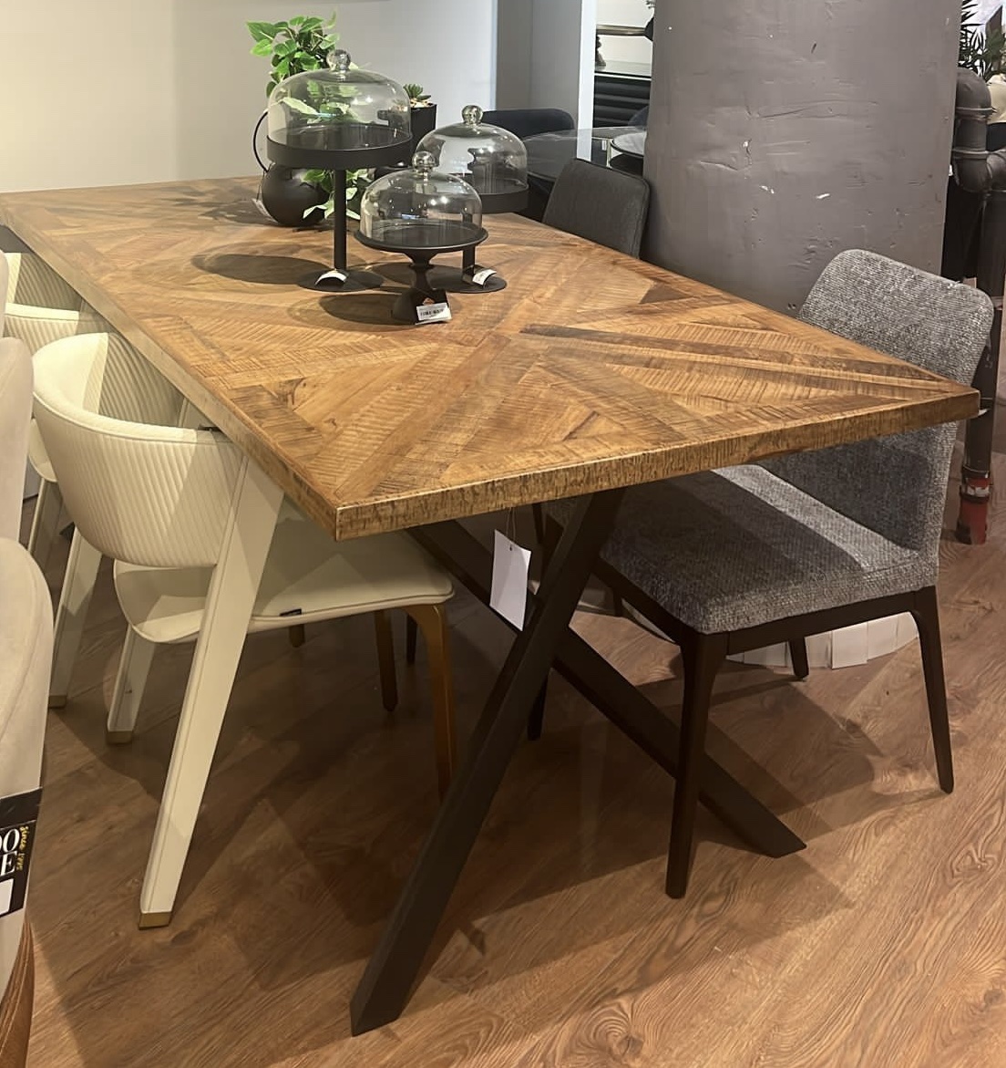 שולחן אוכל עץ מלבני כוכב דגם דאלי שולחן אוכל עץ מלבני כוכב דגם דאלי