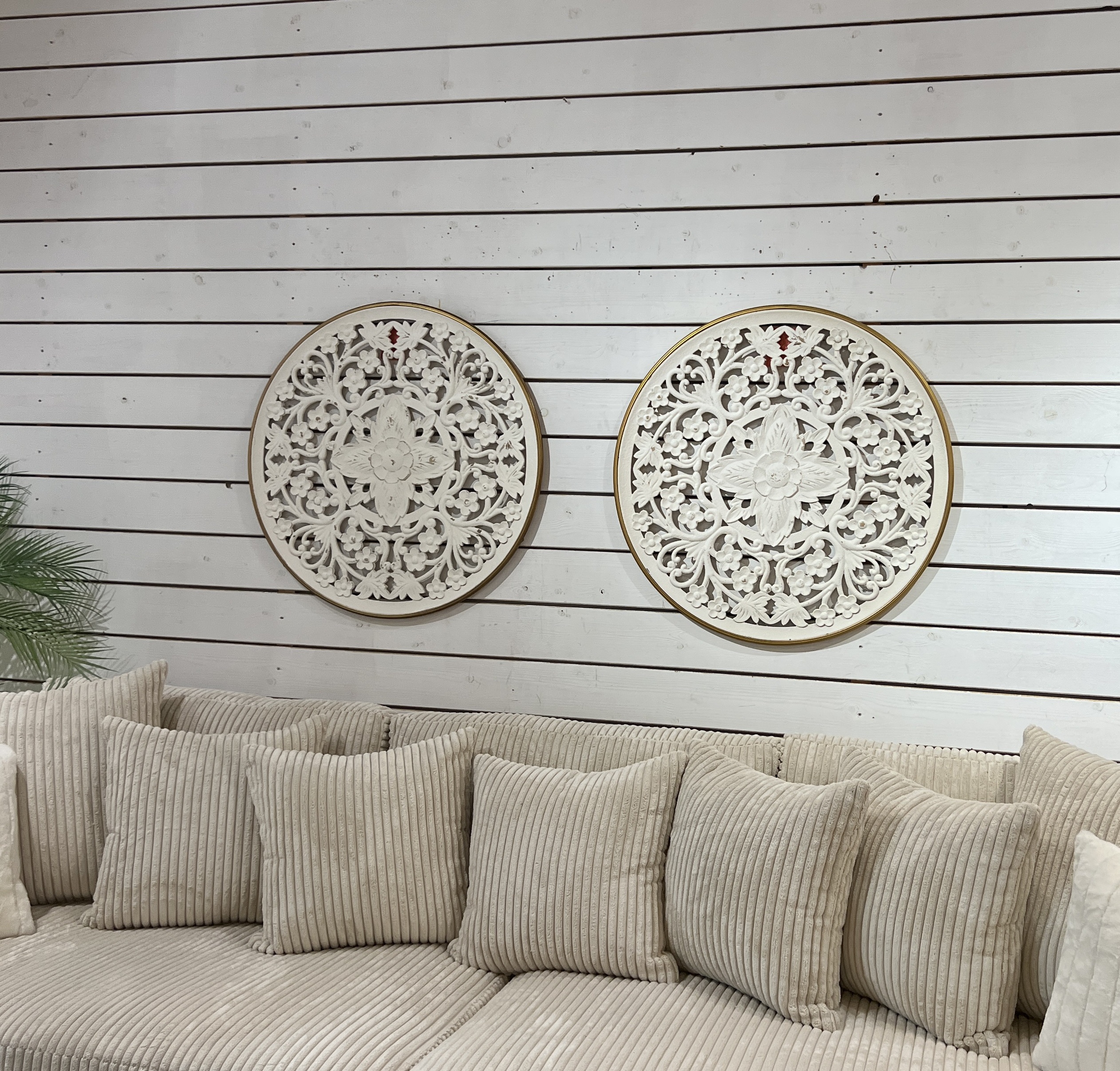 משרביה עגולה לבן דגם אליס משרביה עגולה לבן דגם אליס