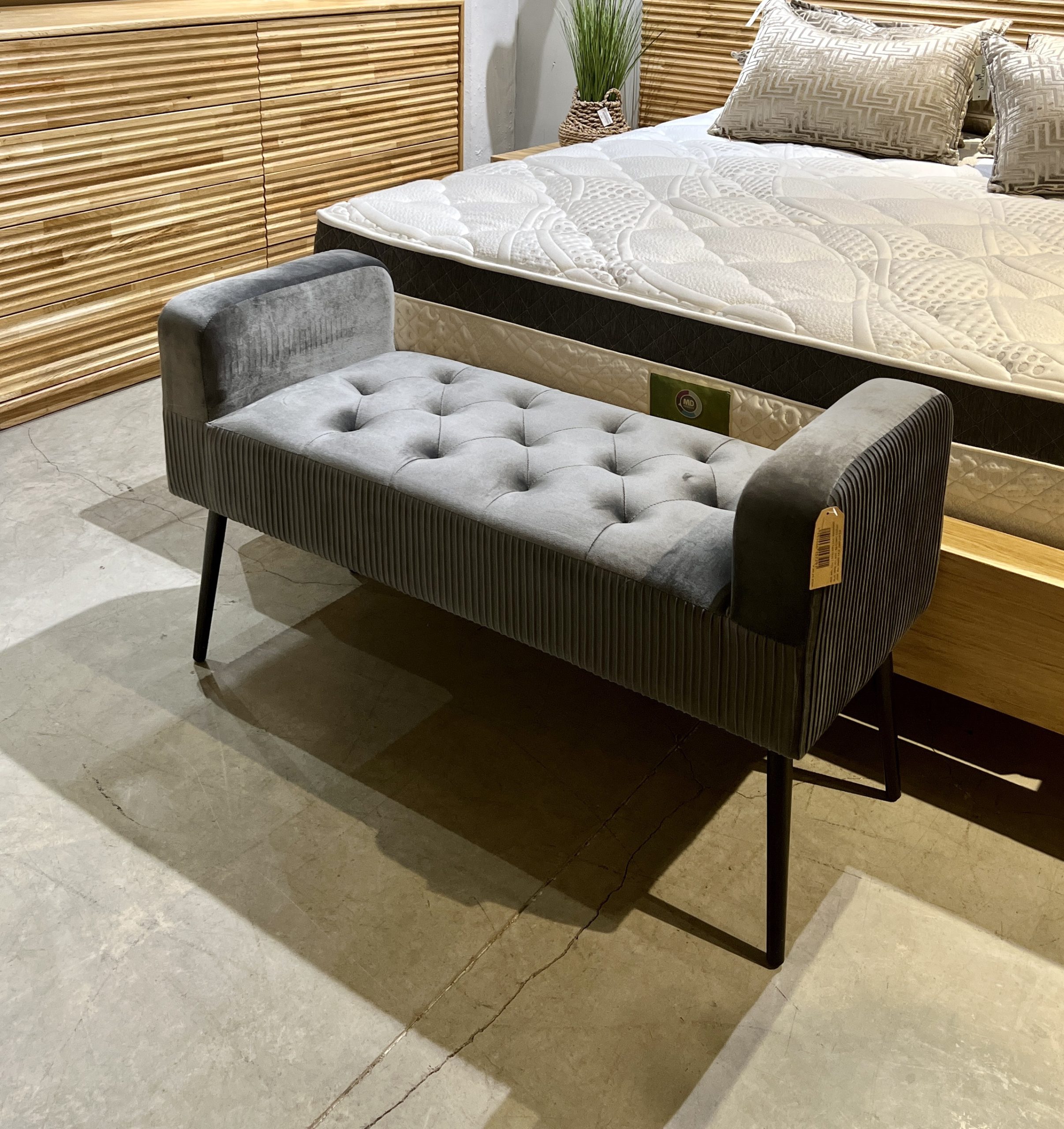 ספסל קטיפה פליסה מסביב דגם עוזי