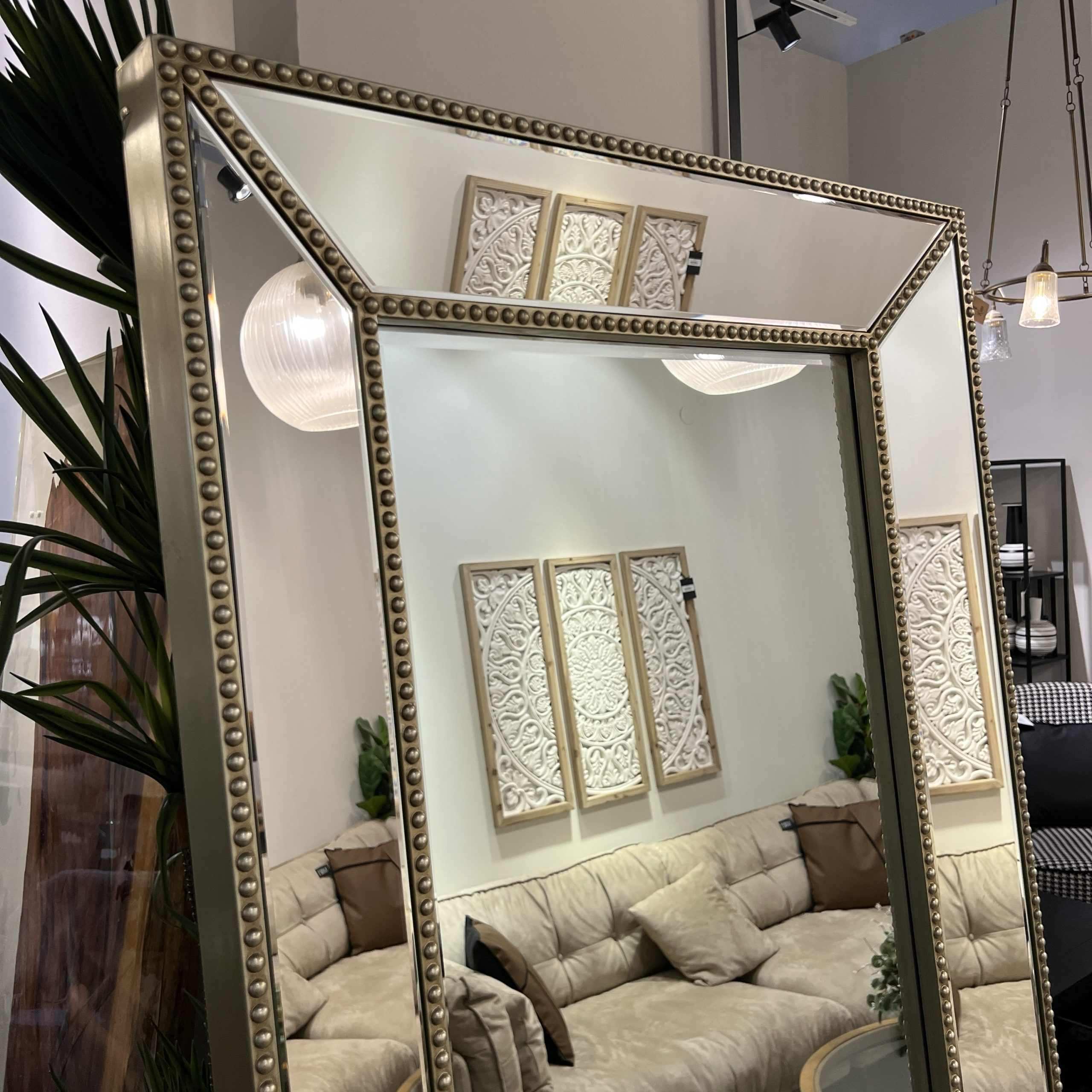 מראה גדולה מסגרת פאזות עיטור זהב דגם איקו מראה גדולה מסגרת פאזות עיטור זהב דגם איקו